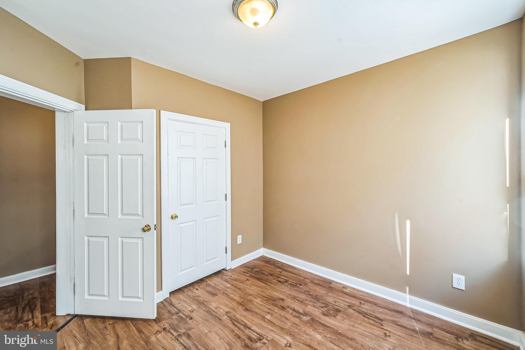 MANTUA - Commercial Sale