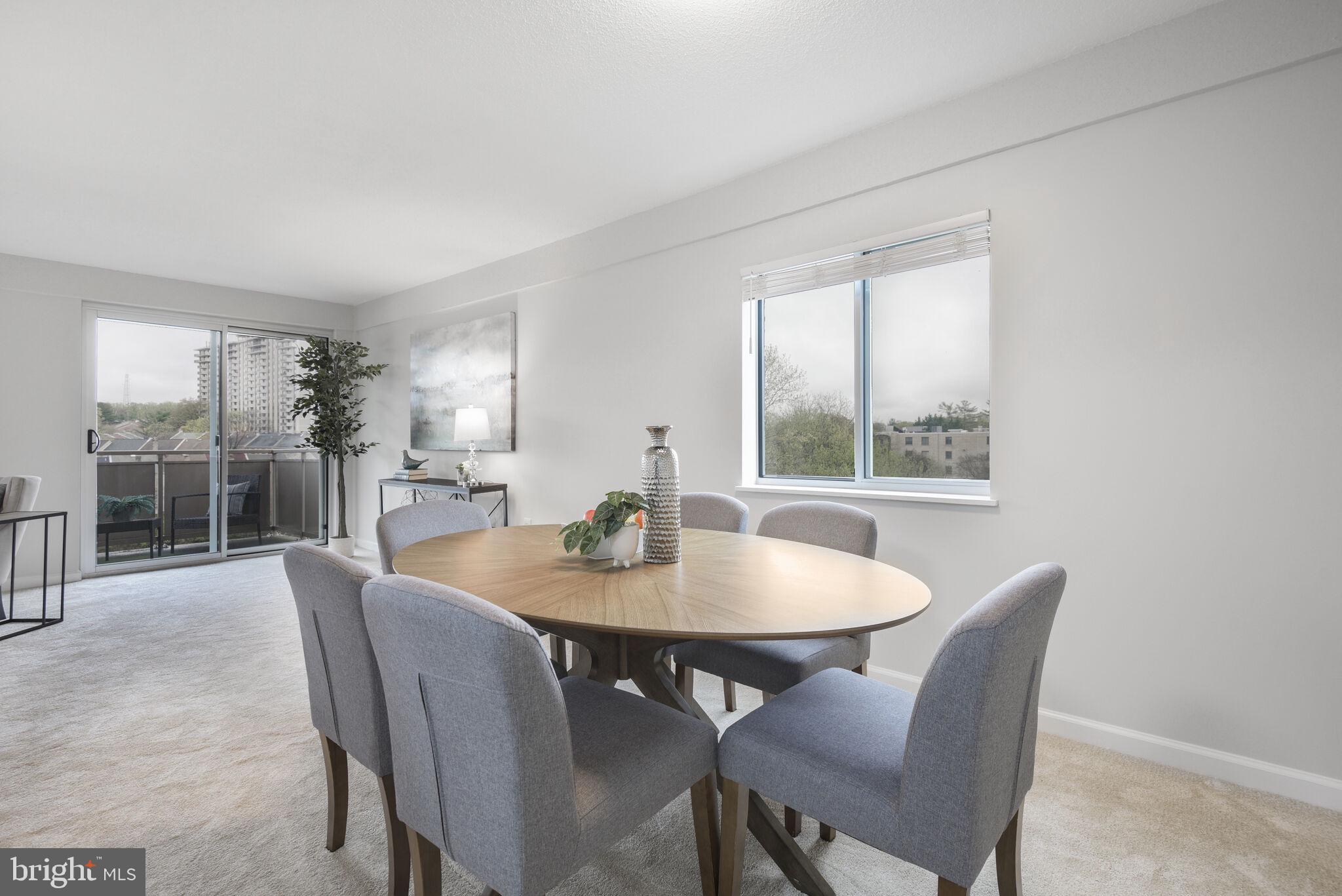 LAKESIDE TERRACE - Residential