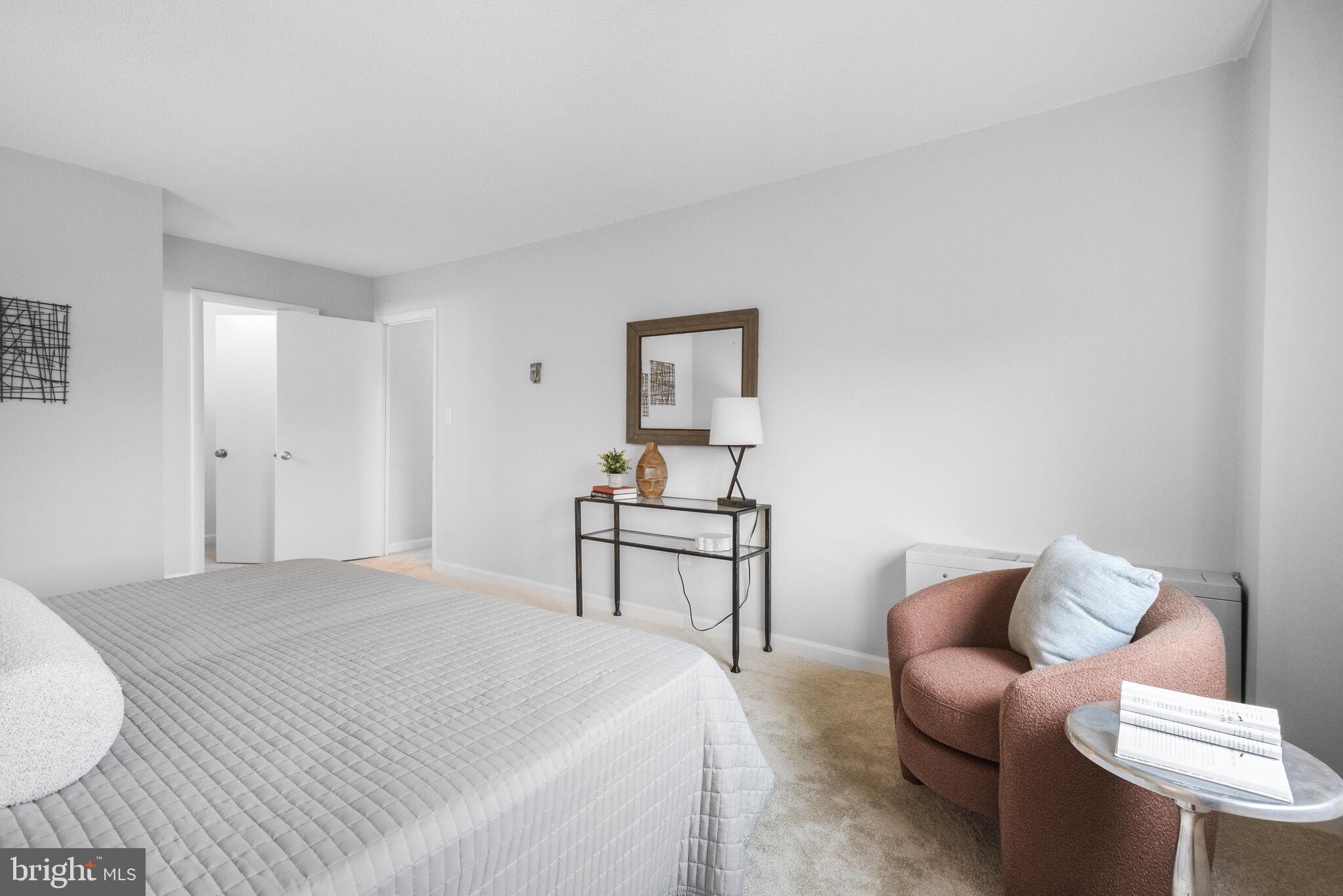 LAKESIDE TERRACE - Residential