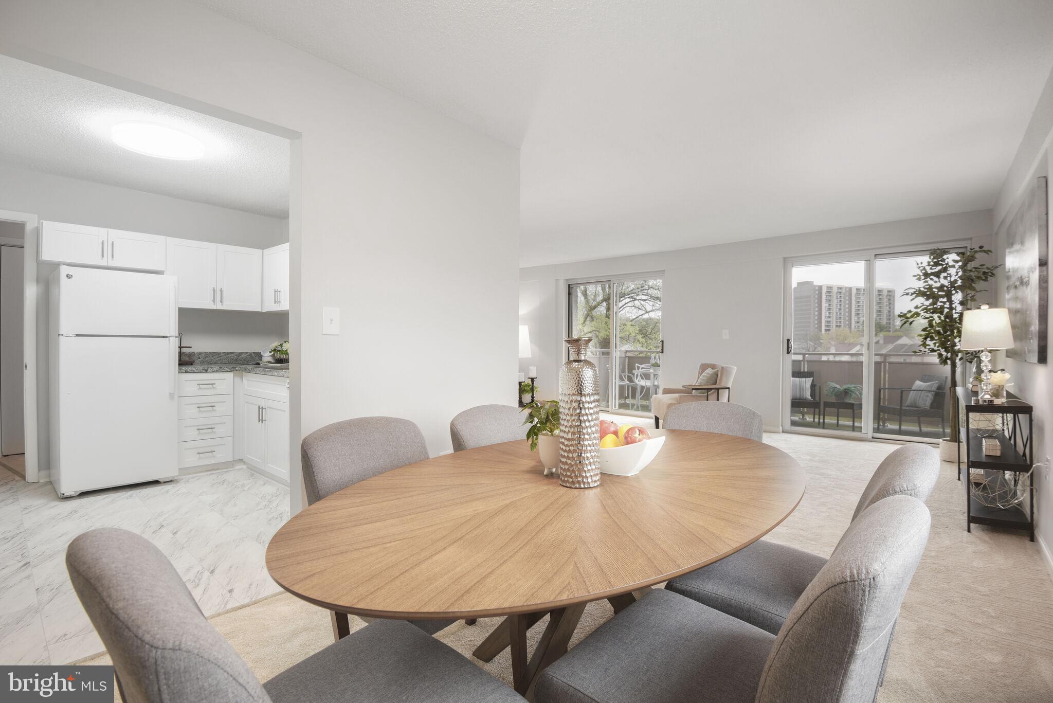 LAKESIDE TERRACE - Residential