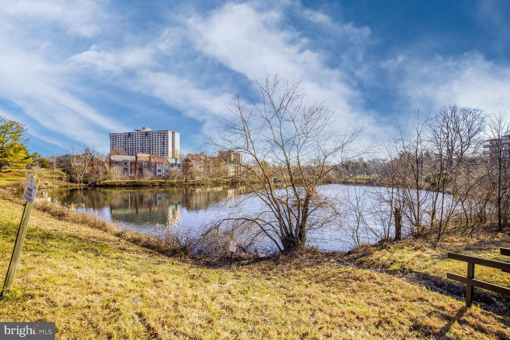LAKESIDE TERRACE - Residential