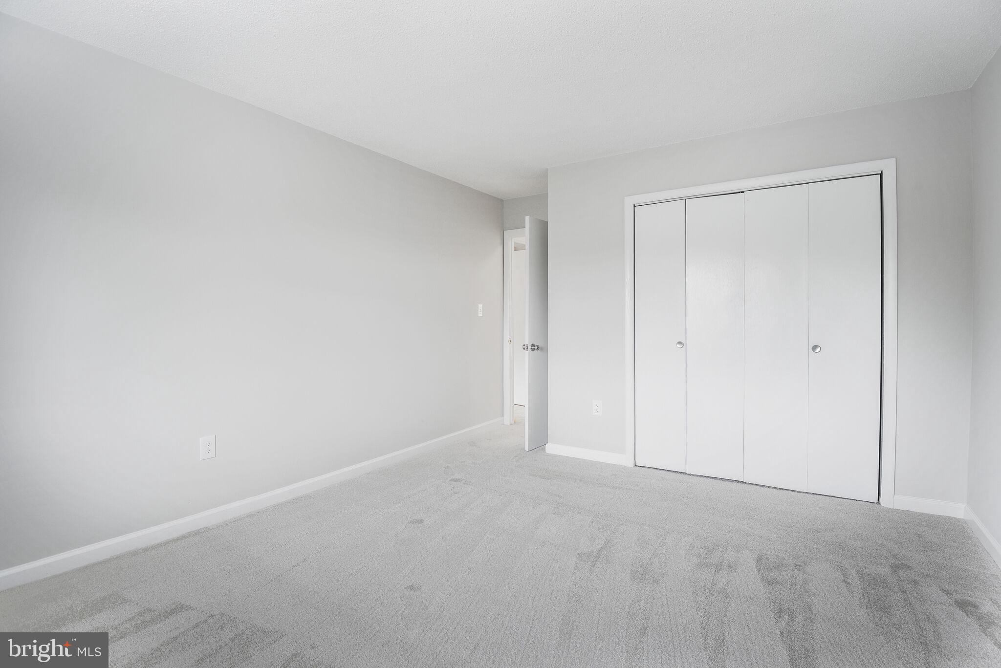 LAKESIDE TERRACE - Residential