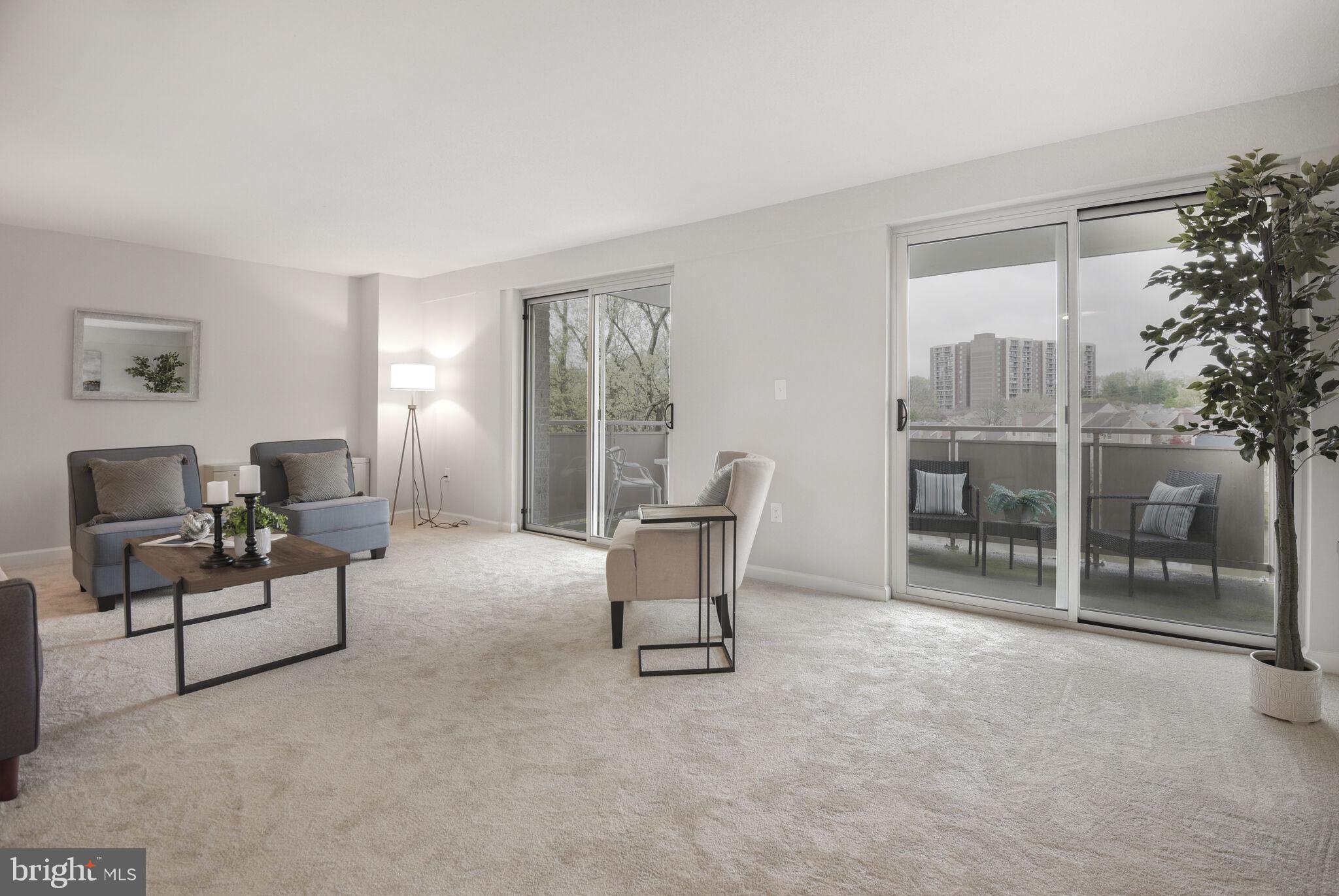 LAKESIDE TERRACE - Residential