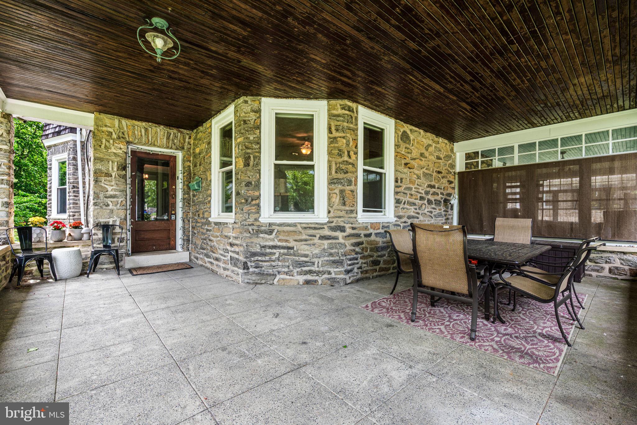 ROXBOROUGH - Residential