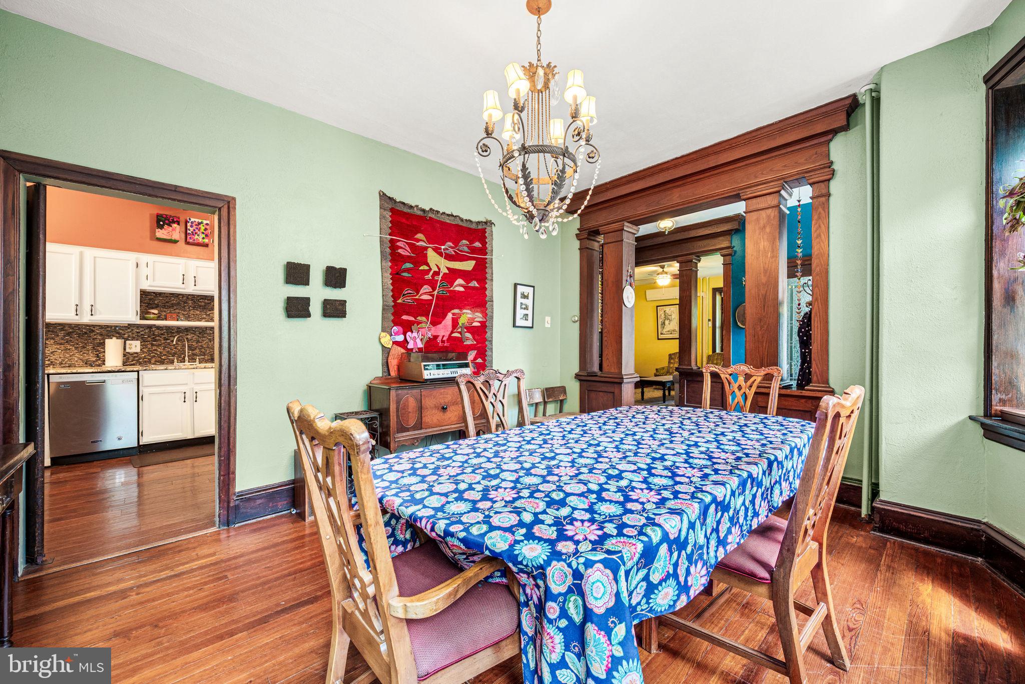 ROXBOROUGH - Residential