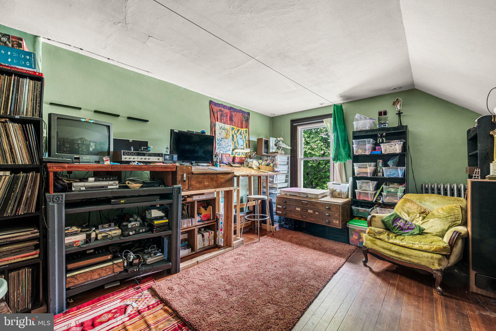 ROXBOROUGH - Residential