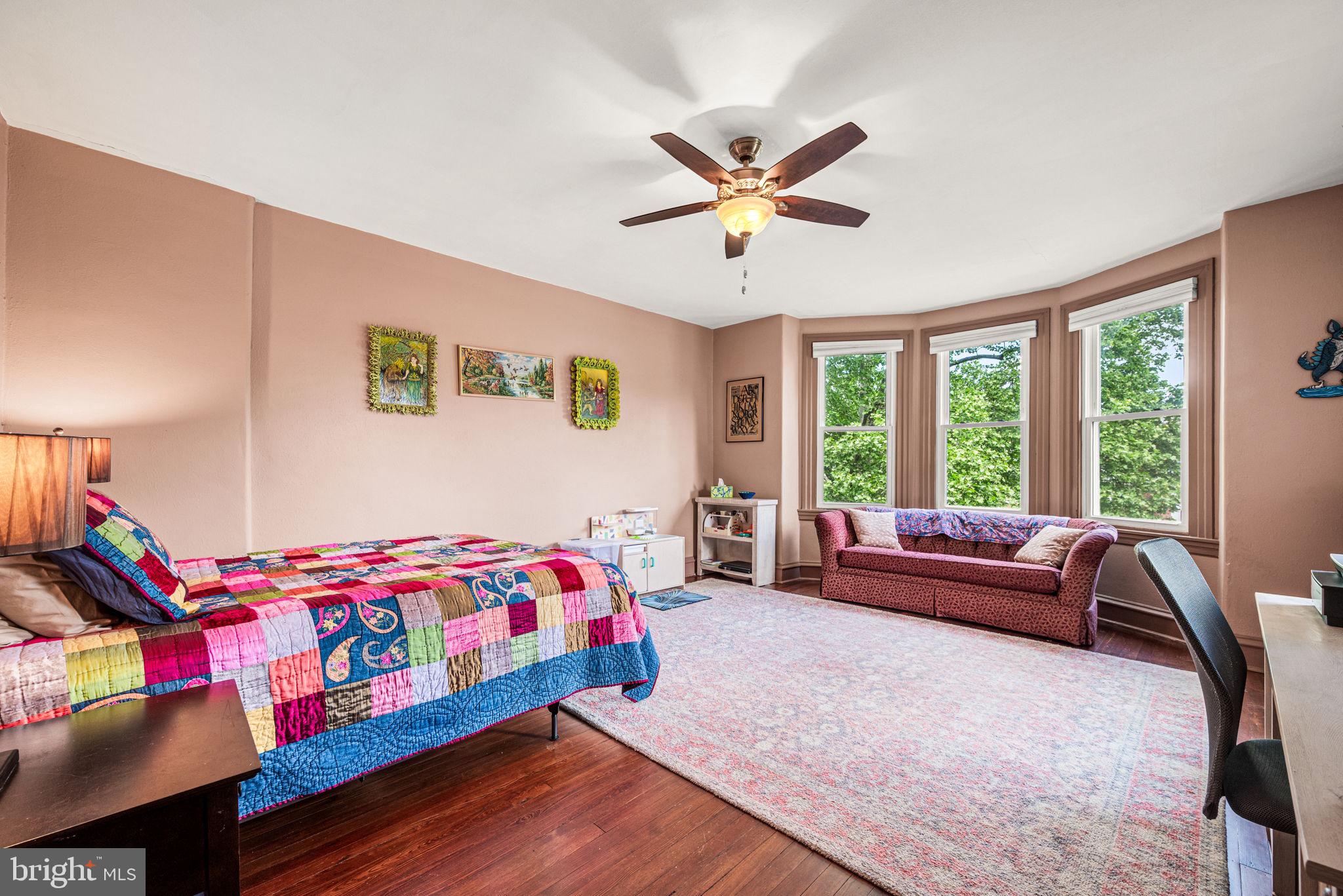 ROXBOROUGH - Residential