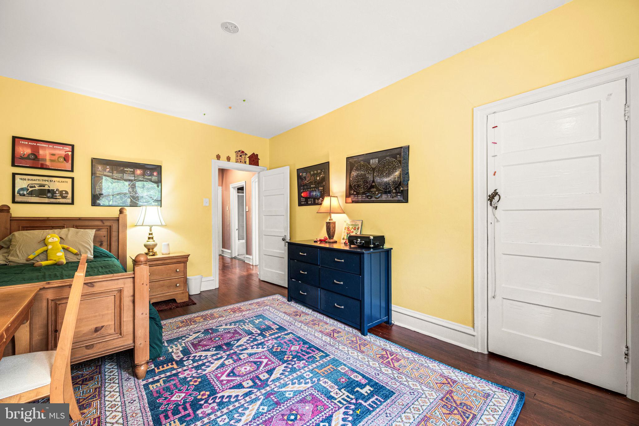 ROXBOROUGH - Residential