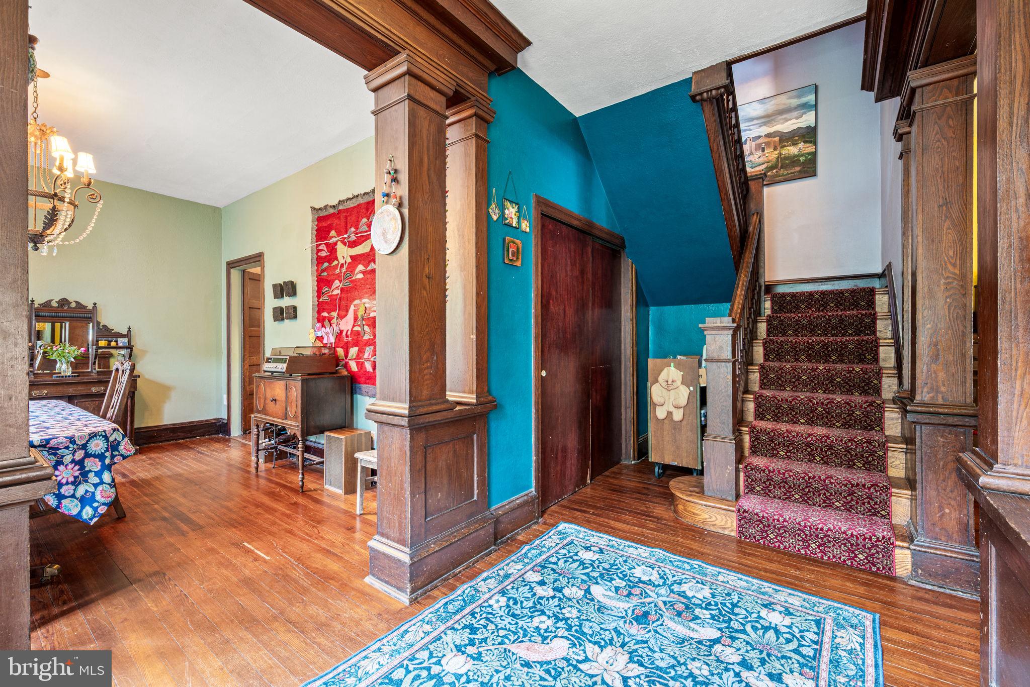 ROXBOROUGH - Residential