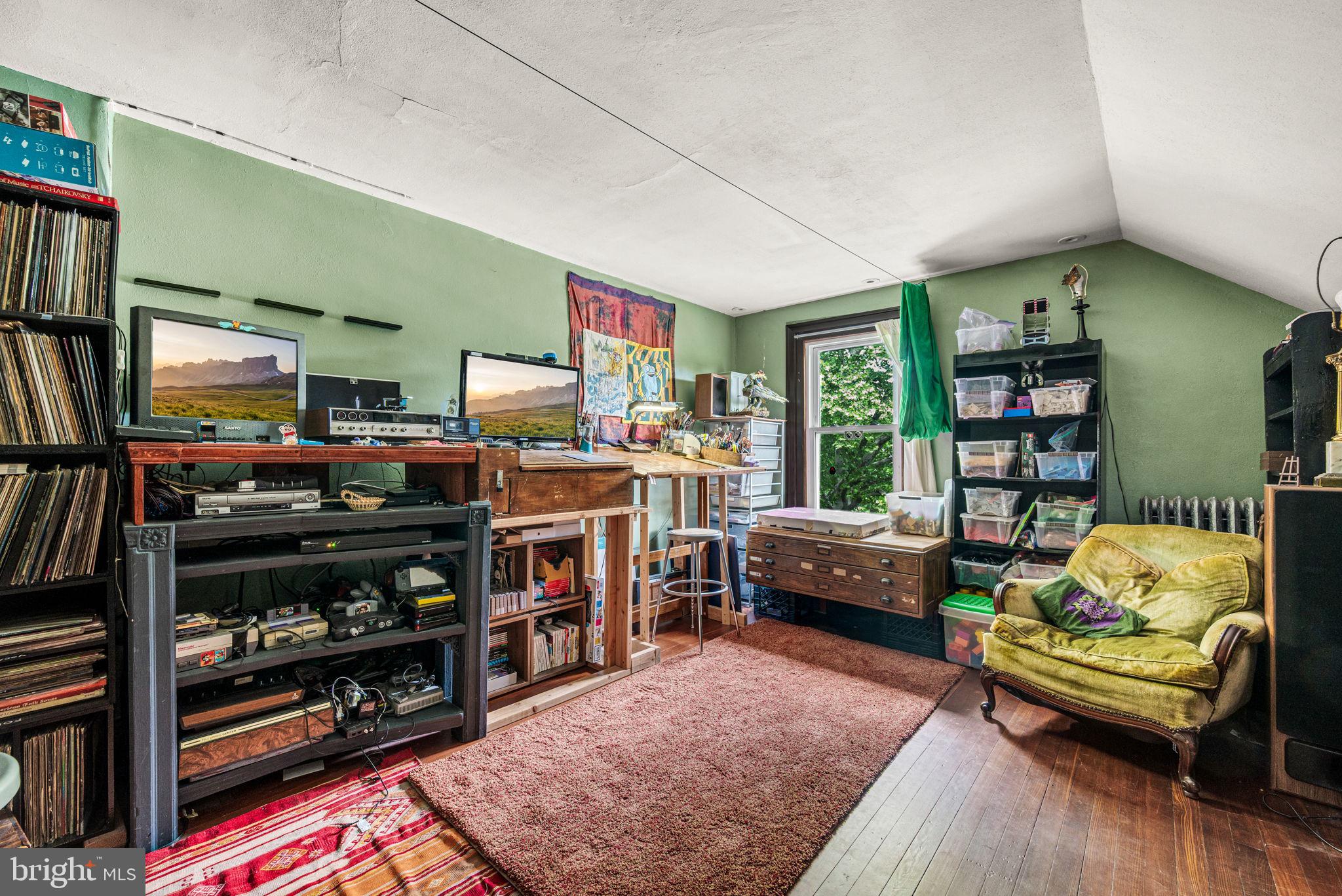 ROXBOROUGH - Residential