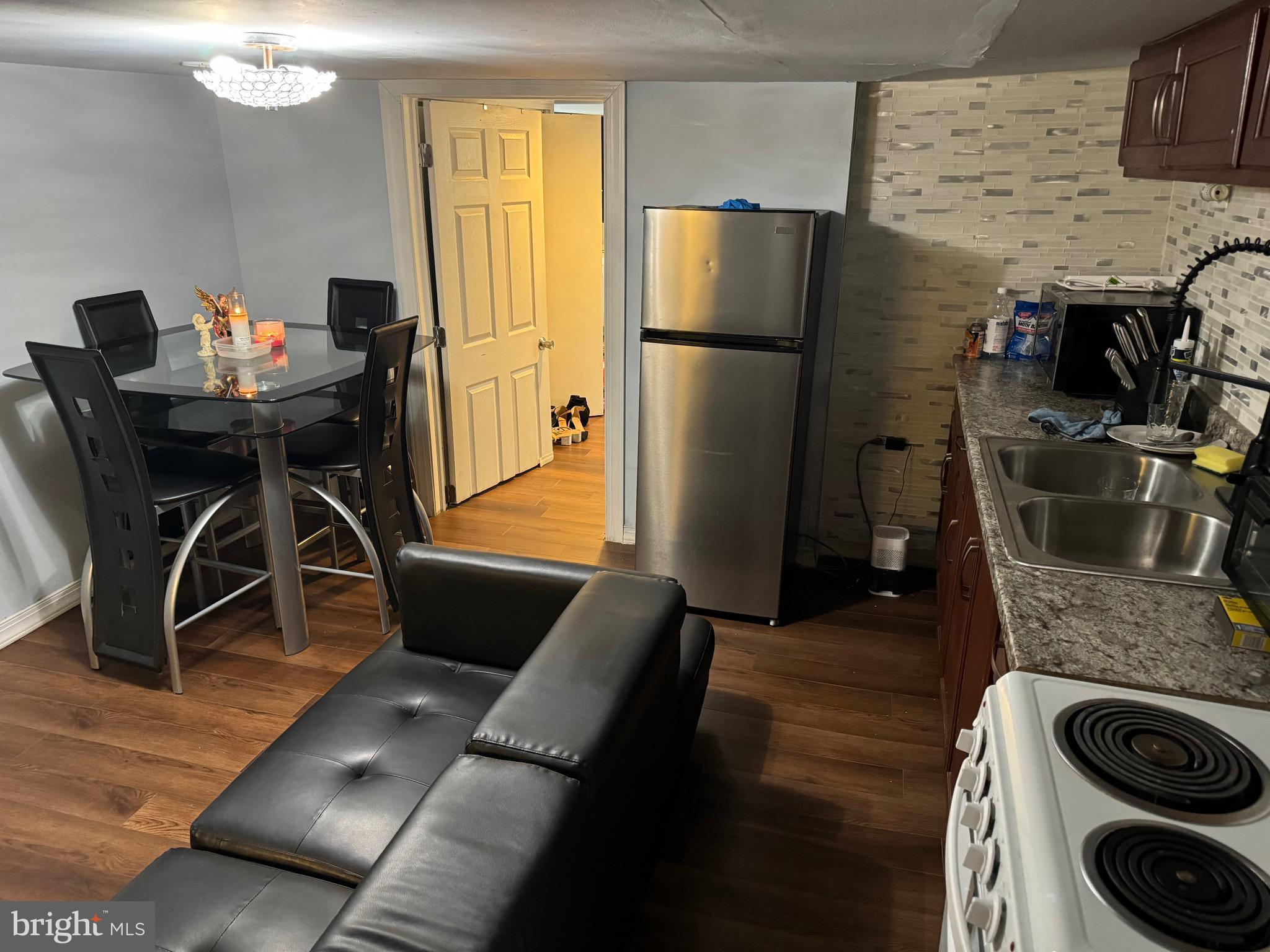 PHILADELPHIA (WEST) - Residential