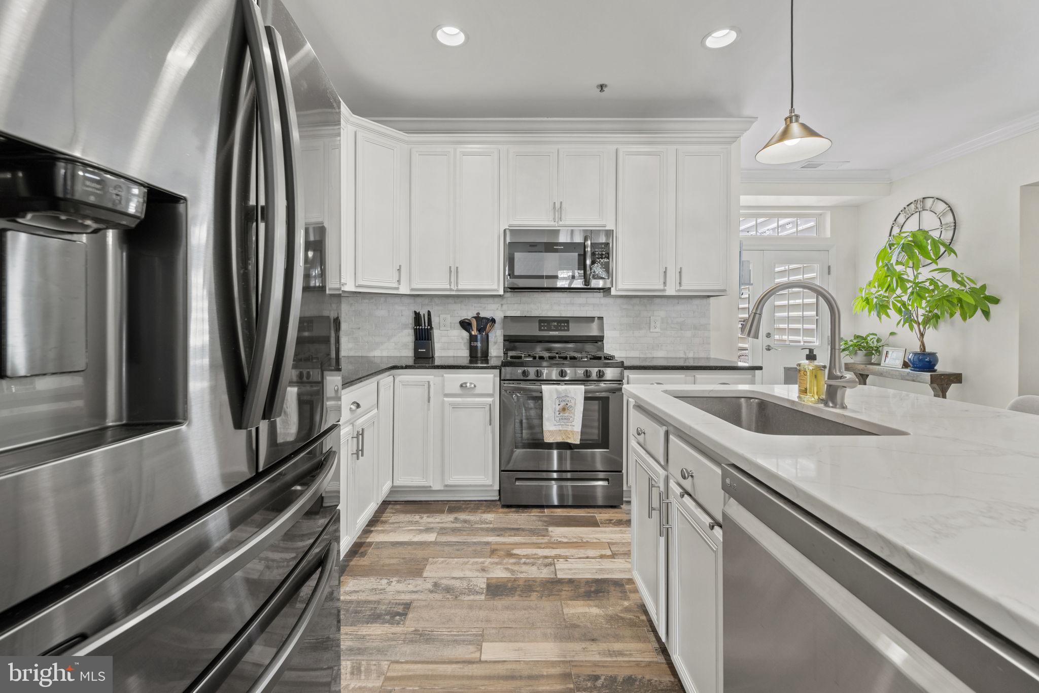 CAMERON STATION - Residential