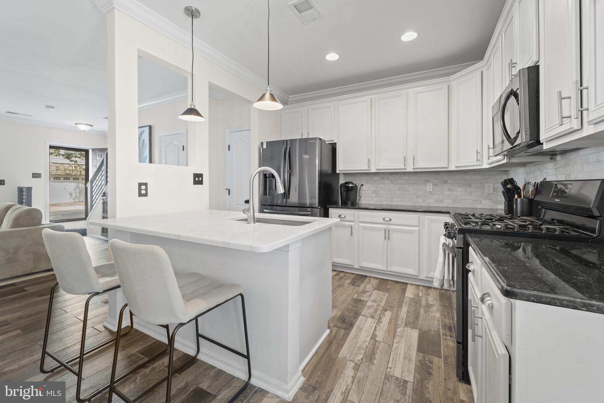 CAMERON STATION - Residential