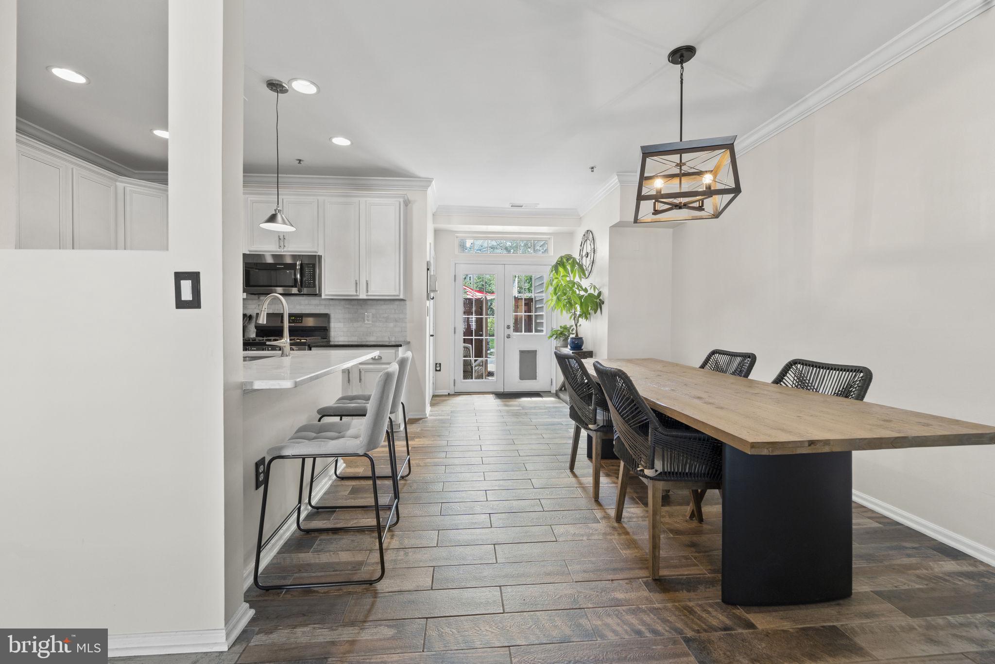 CAMERON STATION - Residential