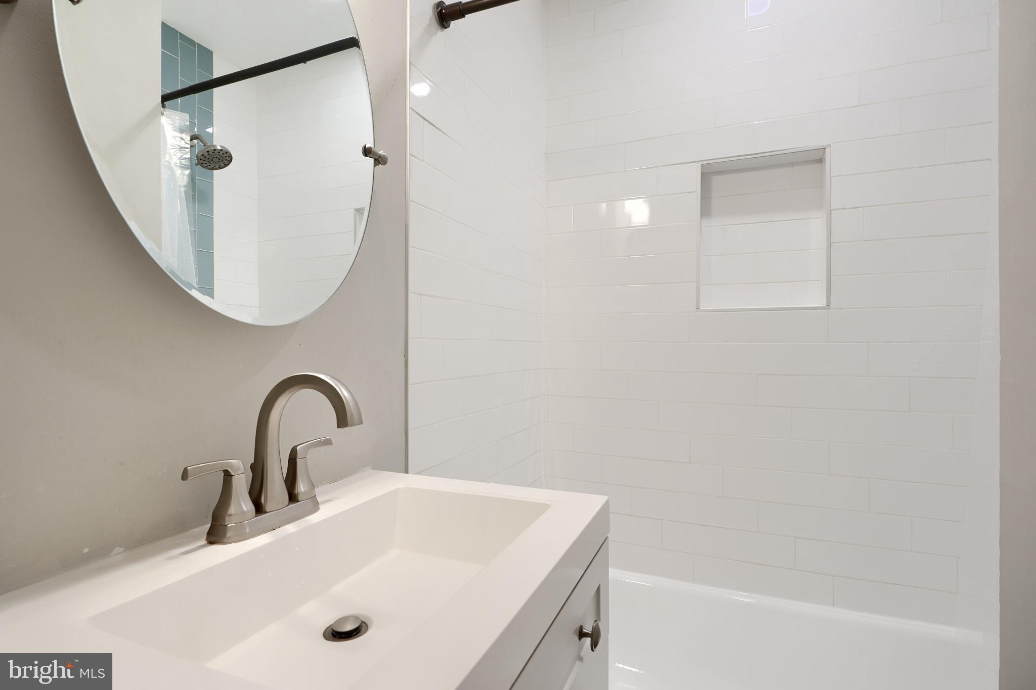 LOCUST POINT - Residential