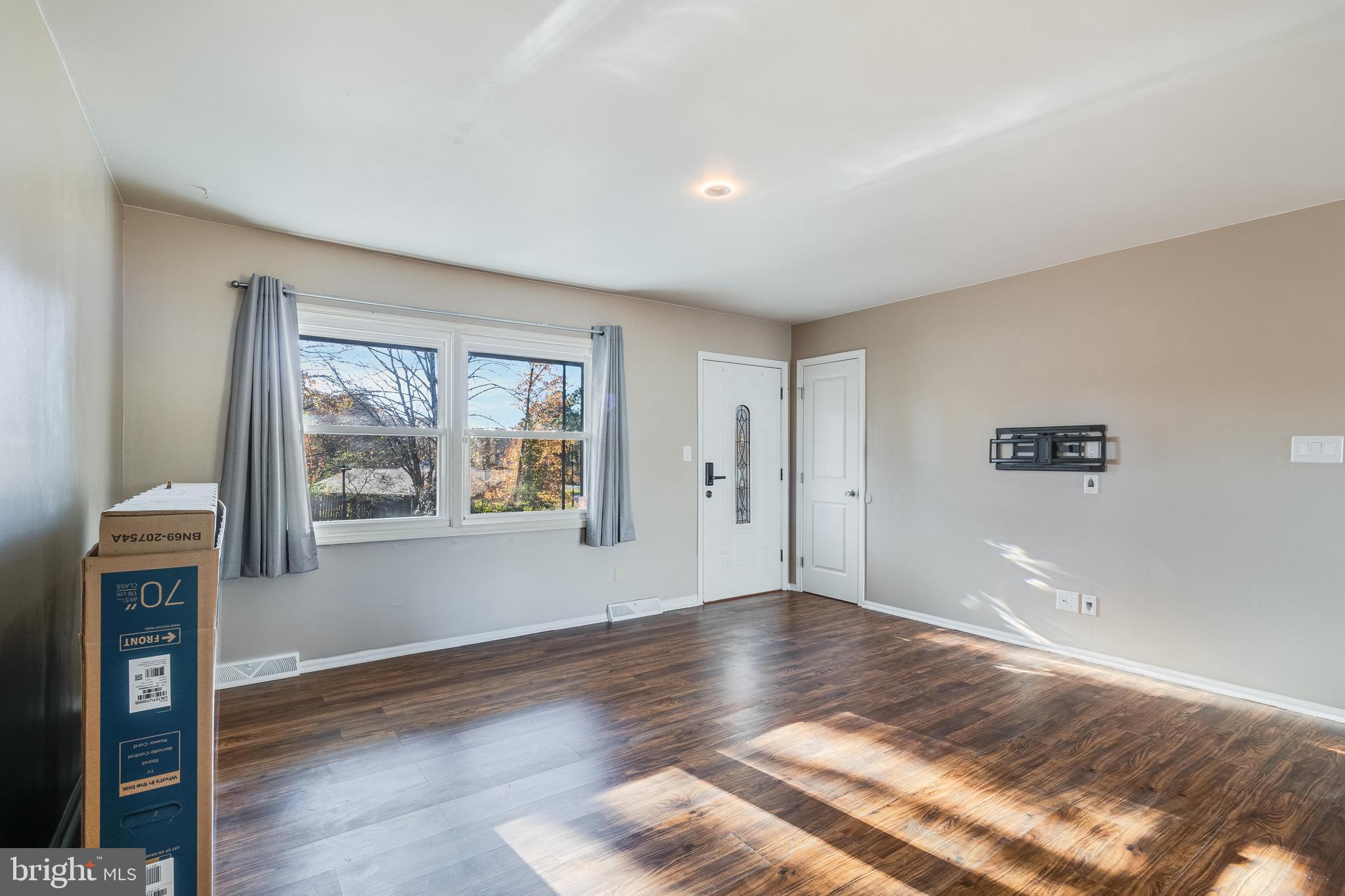 SPRING VALLEY - Residential