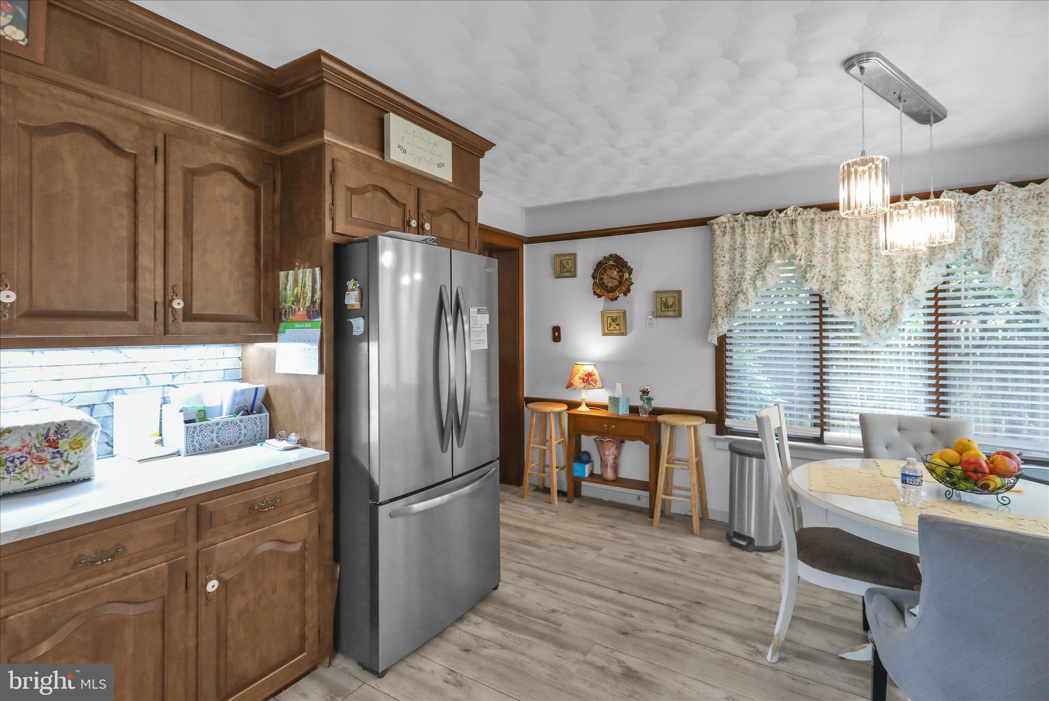 MANOR SHOPPING CENTER - Residential