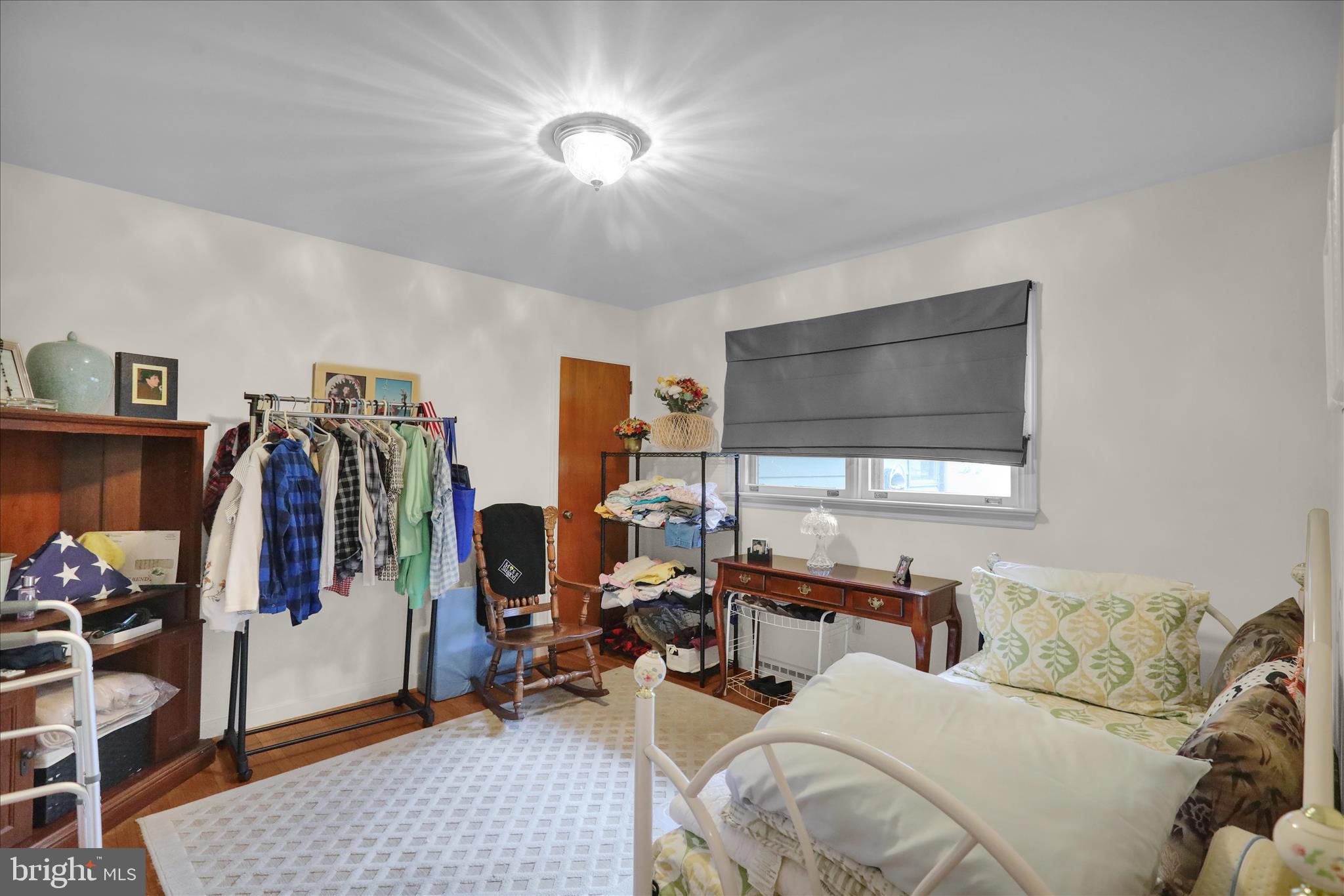 MANOR SHOPPING CENTER - Residential