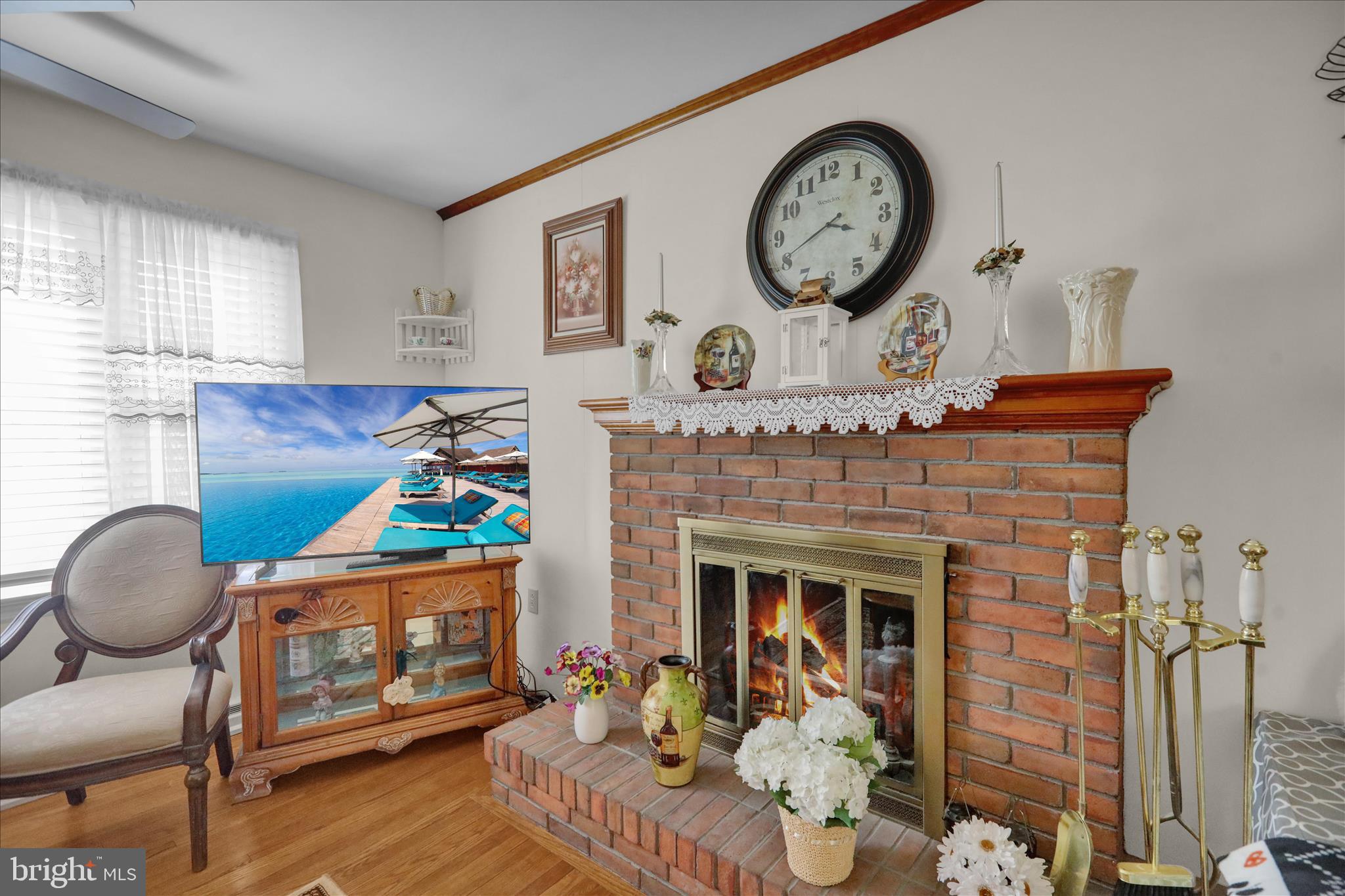 MANOR SHOPPING CENTER - Residential