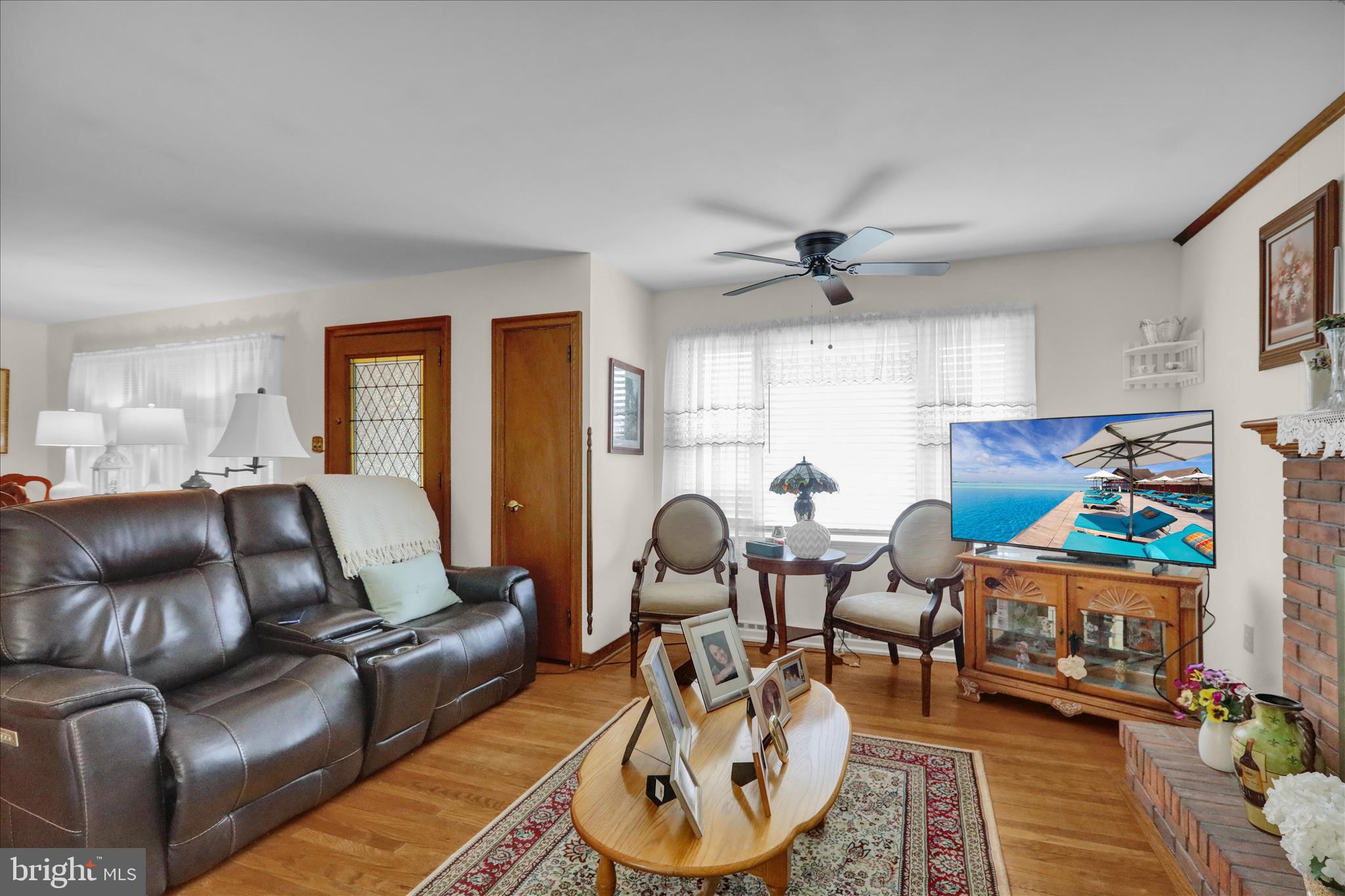 MANOR SHOPPING CENTER - Residential