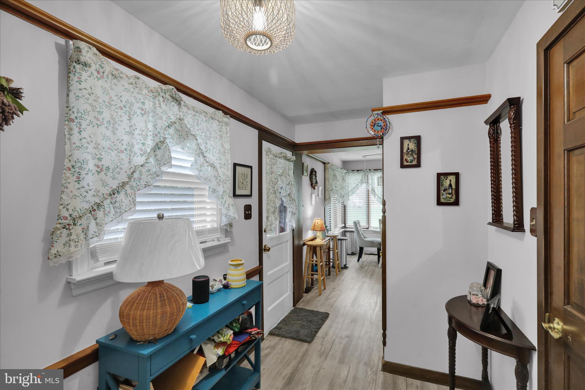 MANOR SHOPPING CENTER - Residential