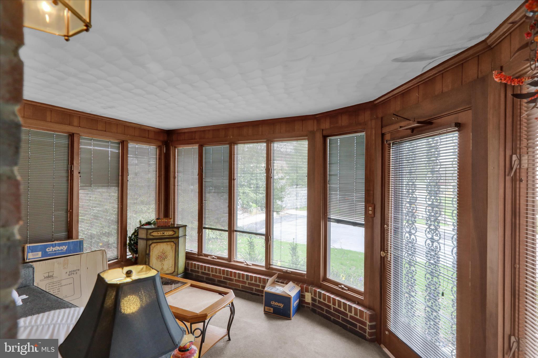 MANOR SHOPPING CENTER - Residential