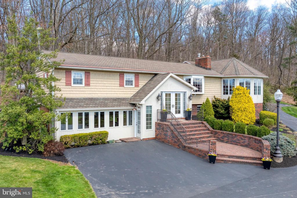 Photo of 240 Pine View Drive, Denver, PA 17517 (MLS # PALA2048434)