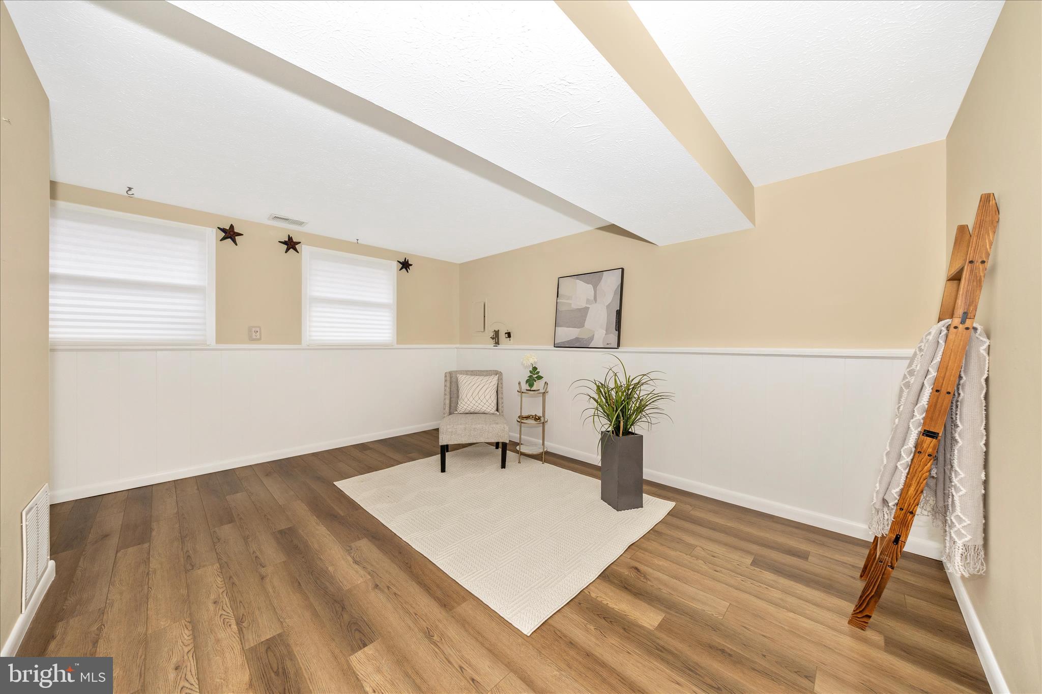 HILLCREST ORCHARDS - Residential