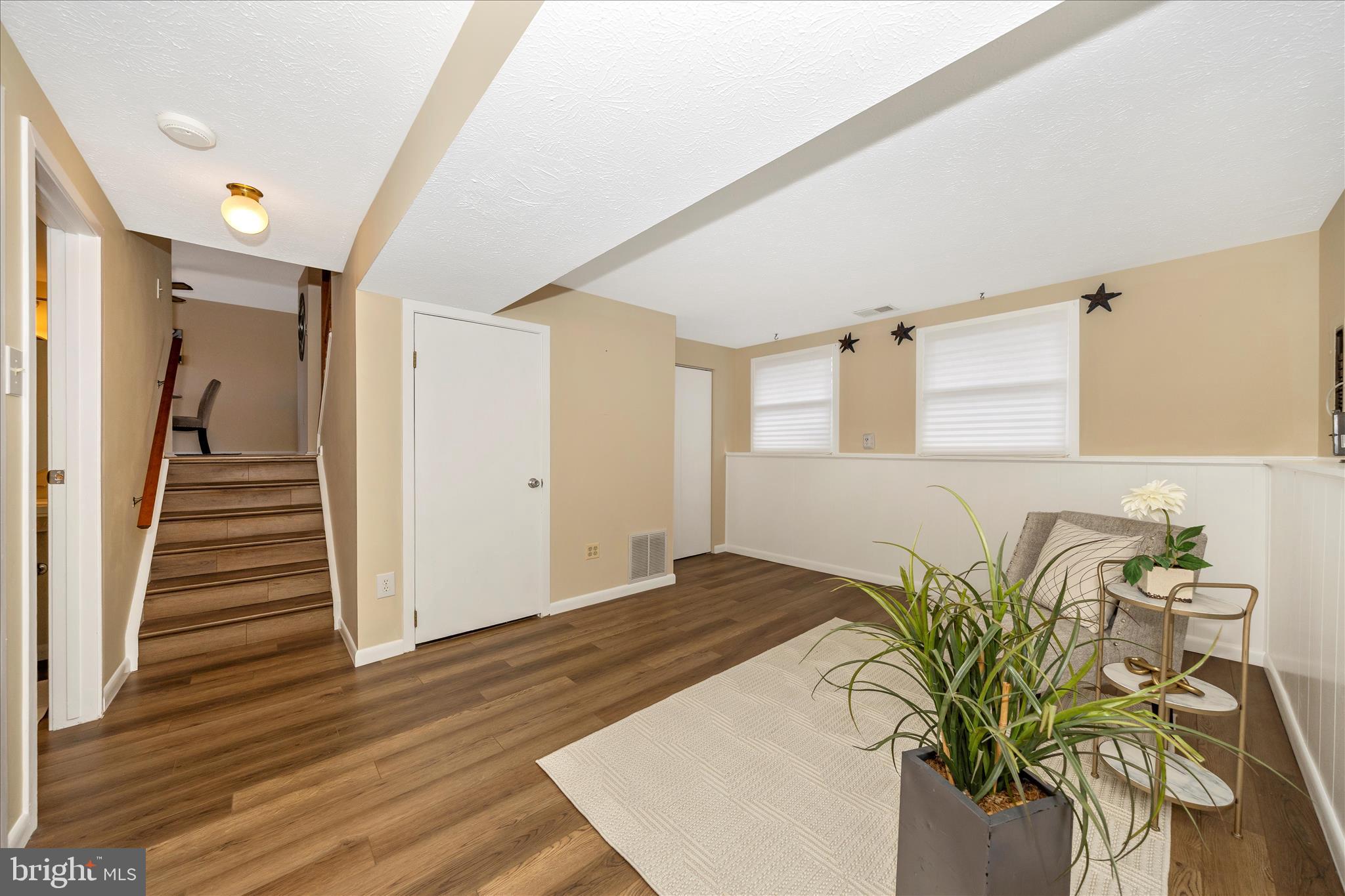 HILLCREST ORCHARDS - Residential