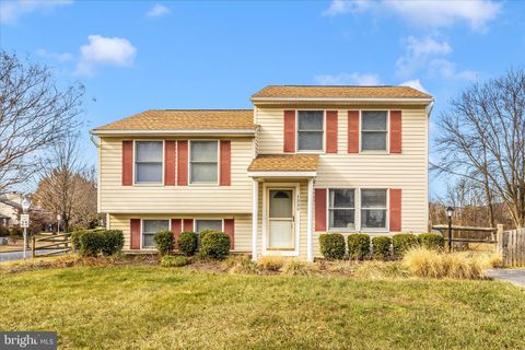 Photo of 1339 Orchard Way, FREDERICK, MD 21703 (MLS # MDFR2076020)