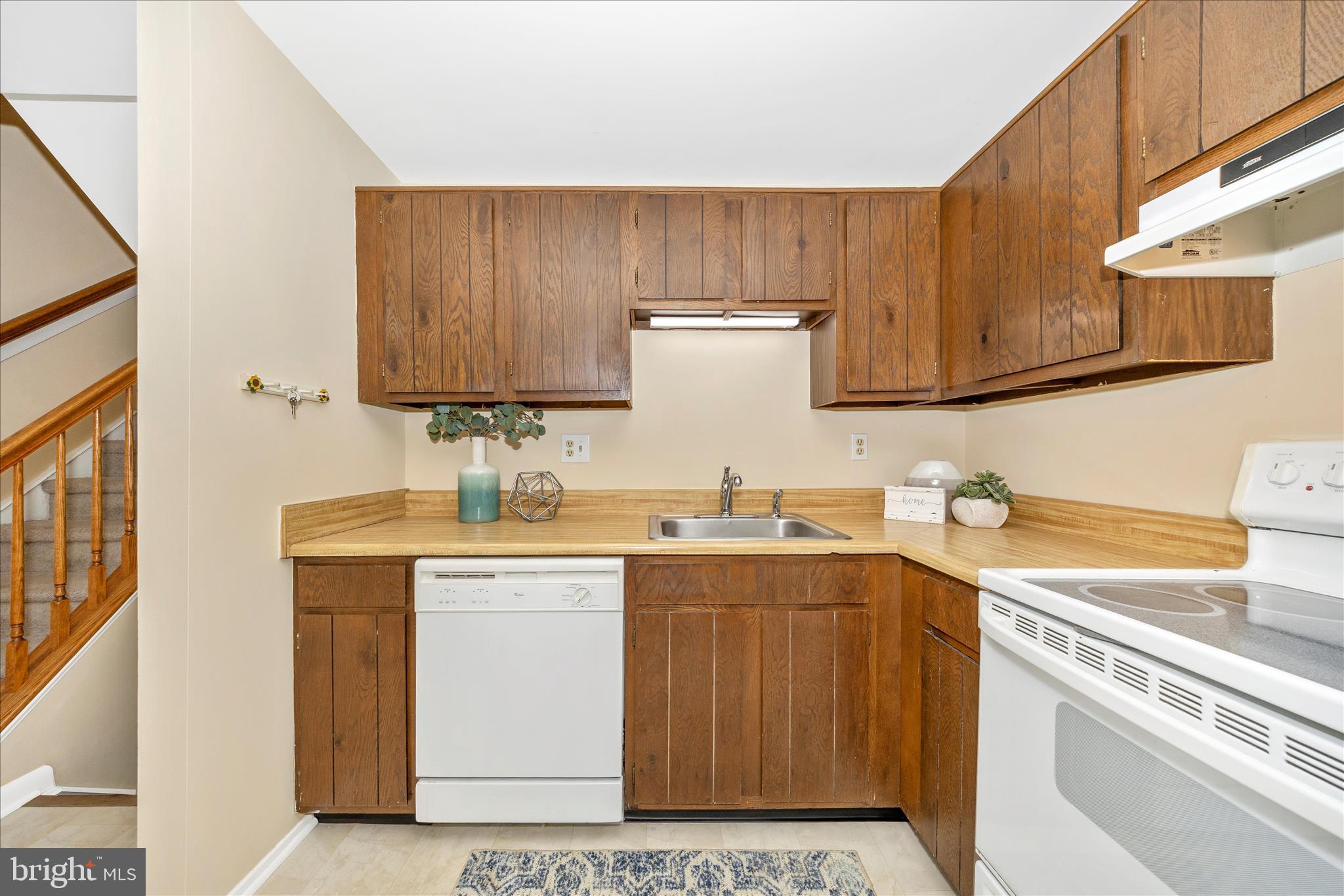 HILLCREST ORCHARDS - Residential