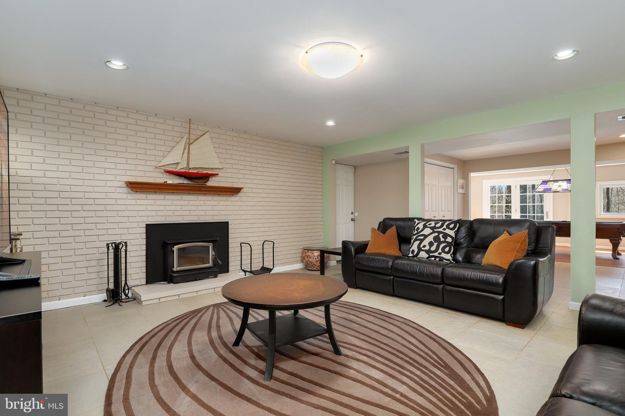 CARDEROCK SPRINGS - Residential