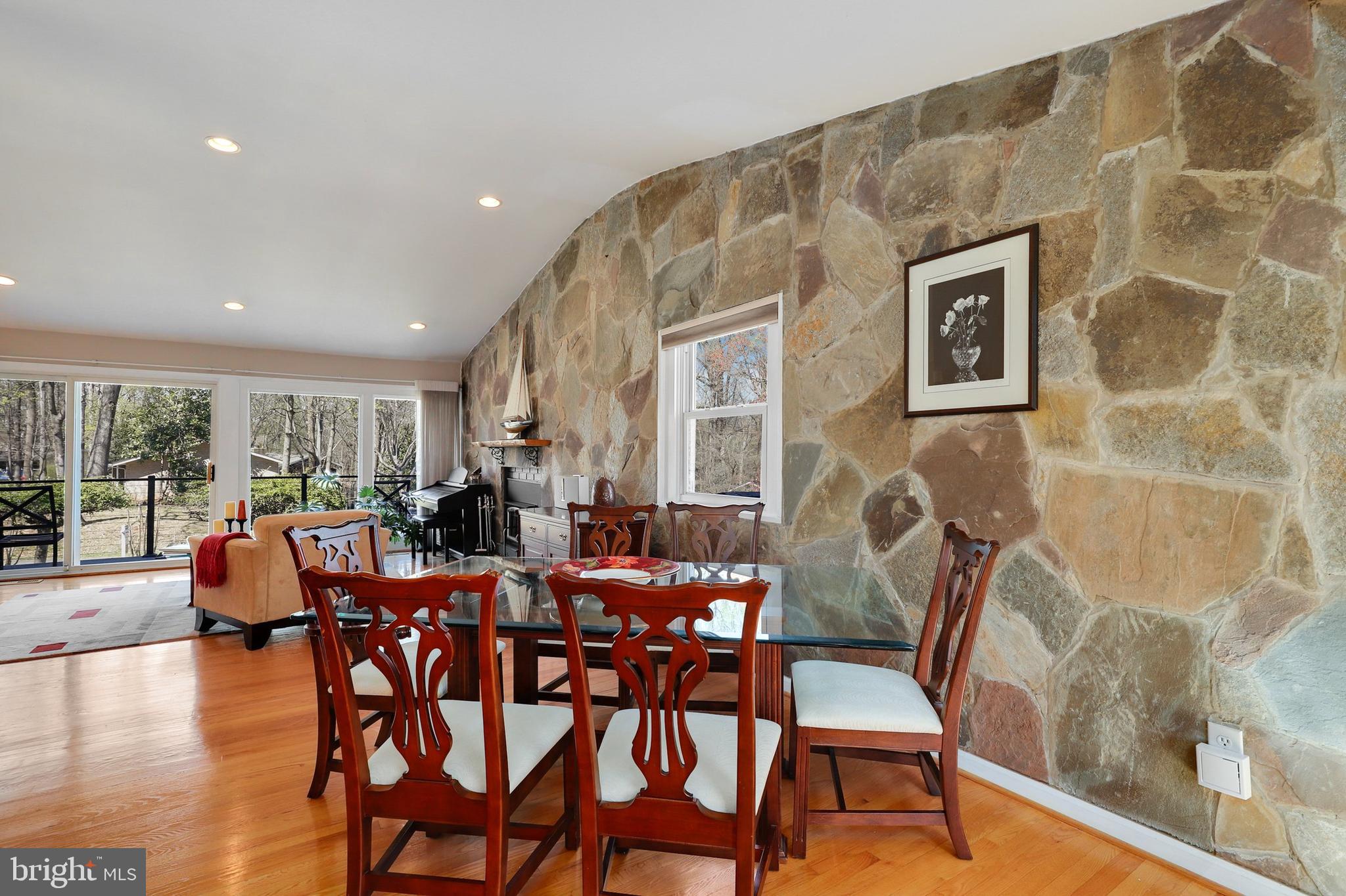 CARDEROCK SPRINGS - Residential