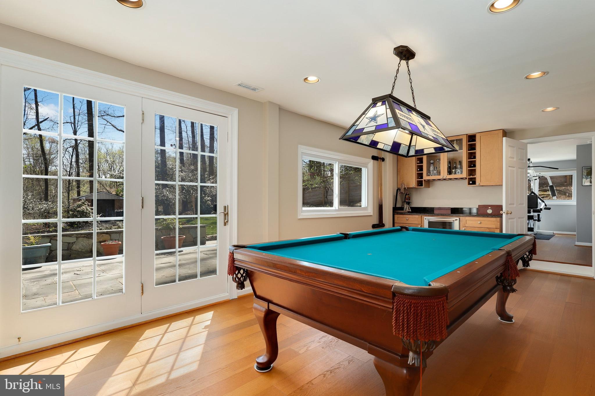 CARDEROCK SPRINGS - Residential