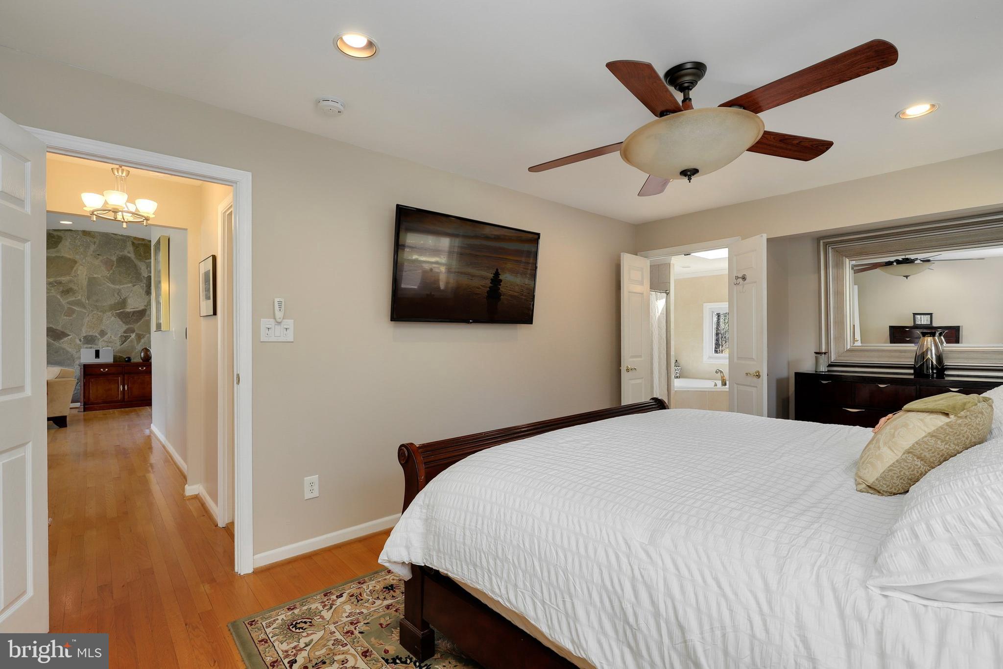 CARDEROCK SPRINGS - Residential