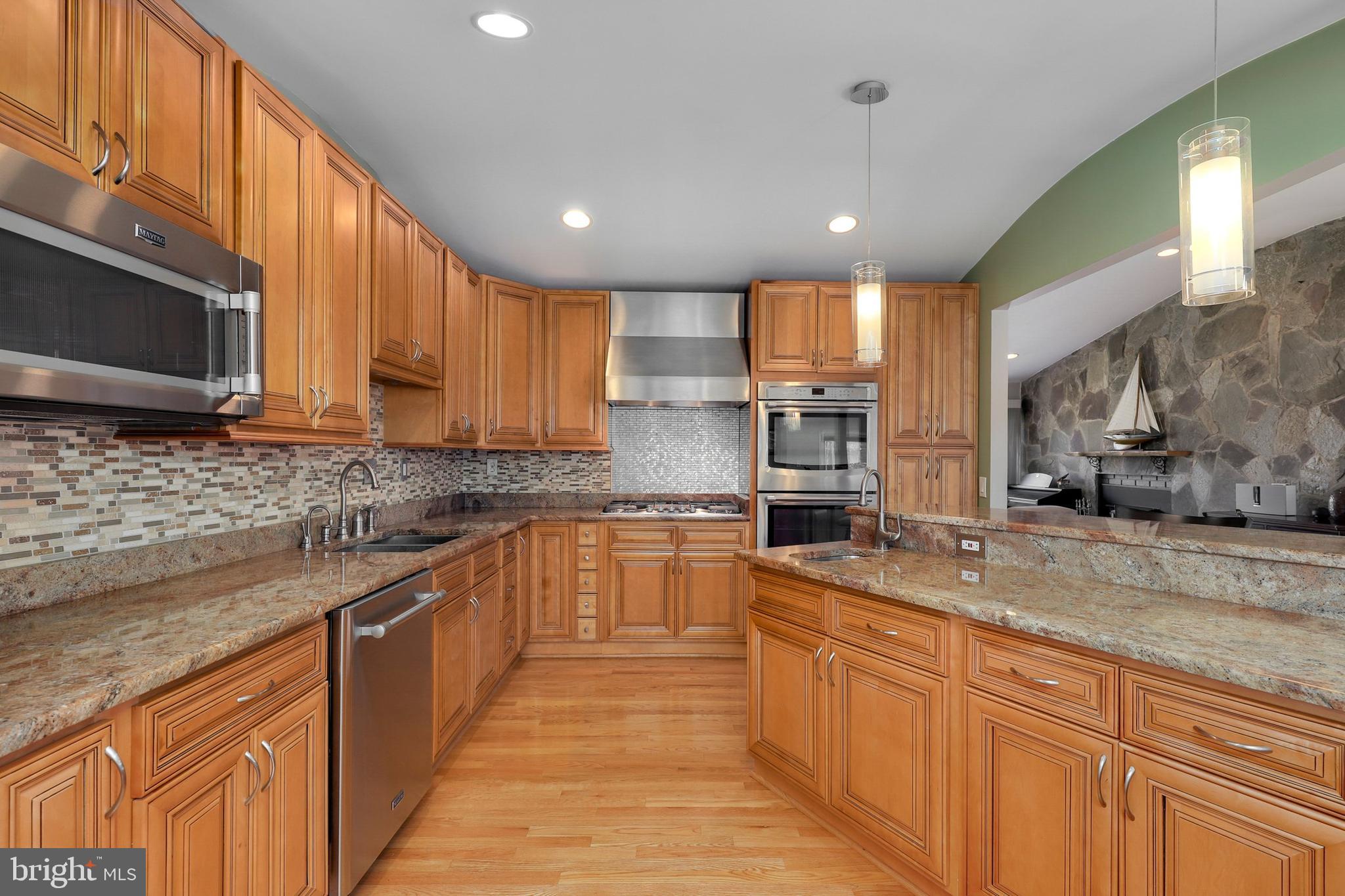 CARDEROCK SPRINGS - Residential