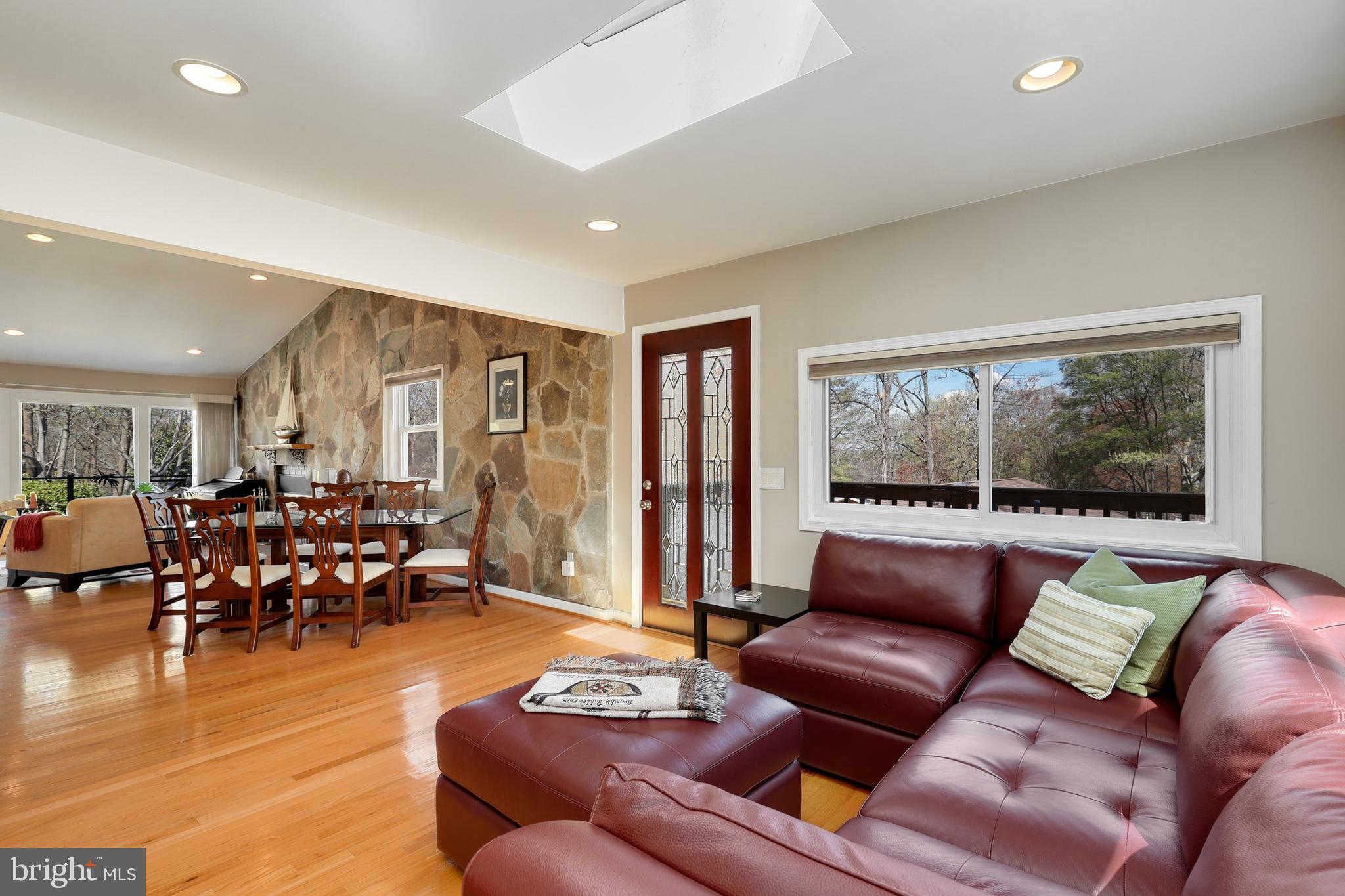 CARDEROCK SPRINGS - Residential