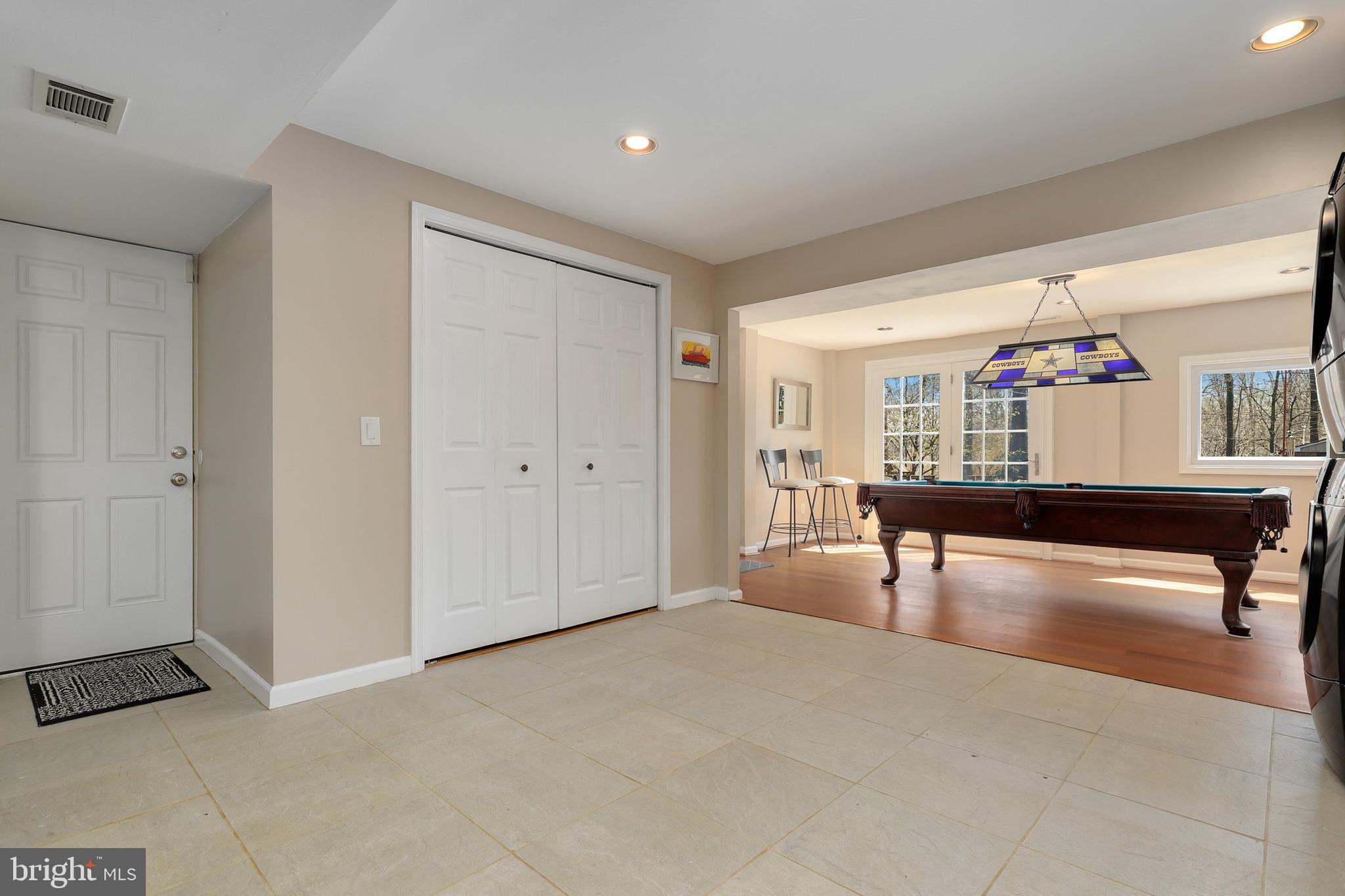 CARDEROCK SPRINGS - Residential