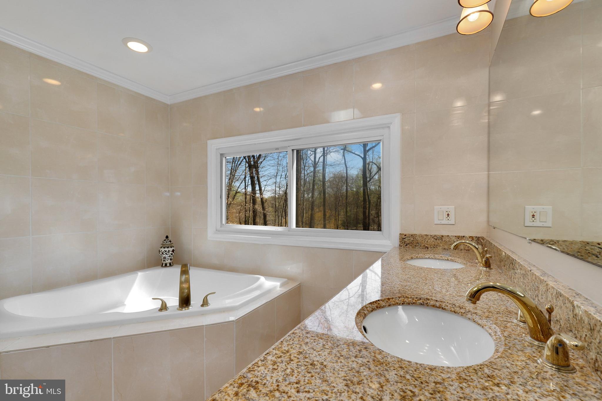 CARDEROCK SPRINGS - Residential