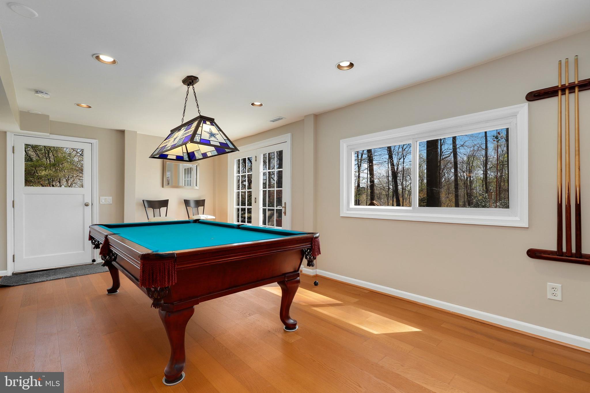 CARDEROCK SPRINGS - Residential