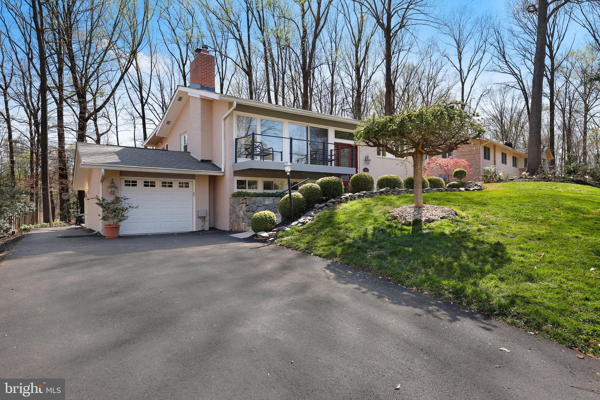 CARDEROCK SPRINGS - Residential