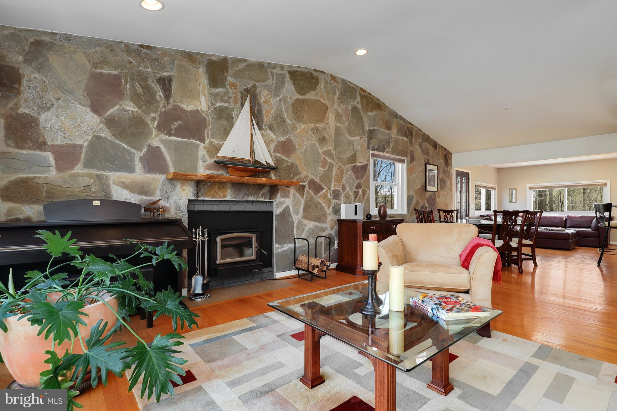 CARDEROCK SPRINGS - Residential