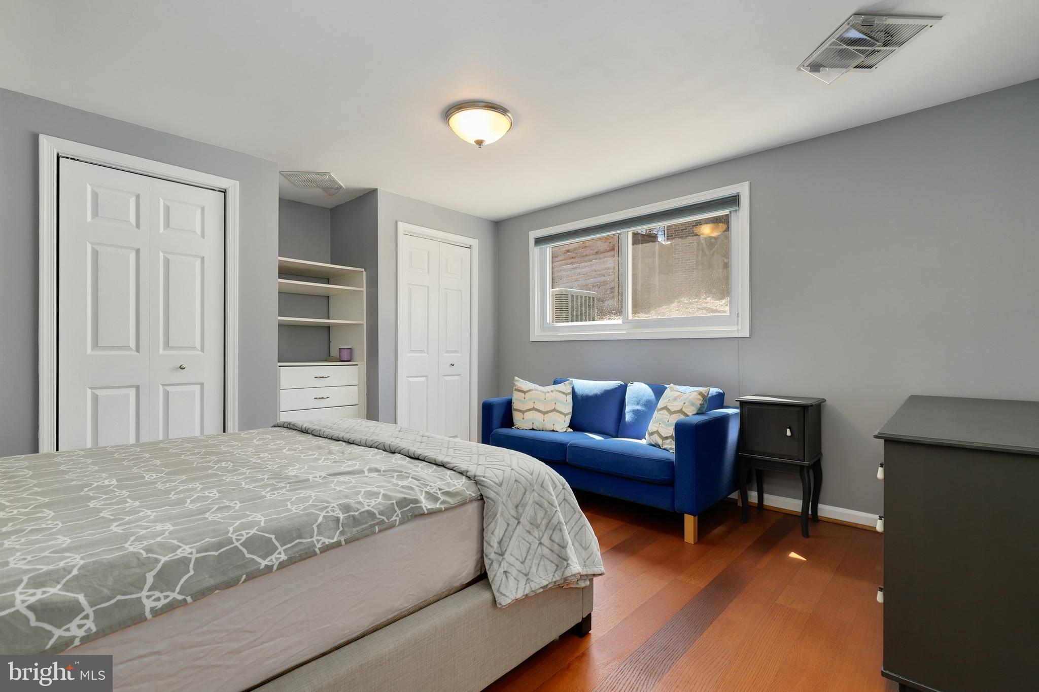 CARDEROCK SPRINGS - Residential