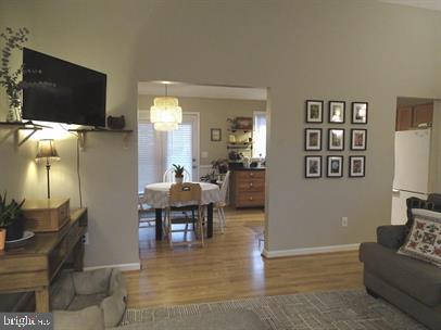 HAMILTONS CROSSING - Residential Lease