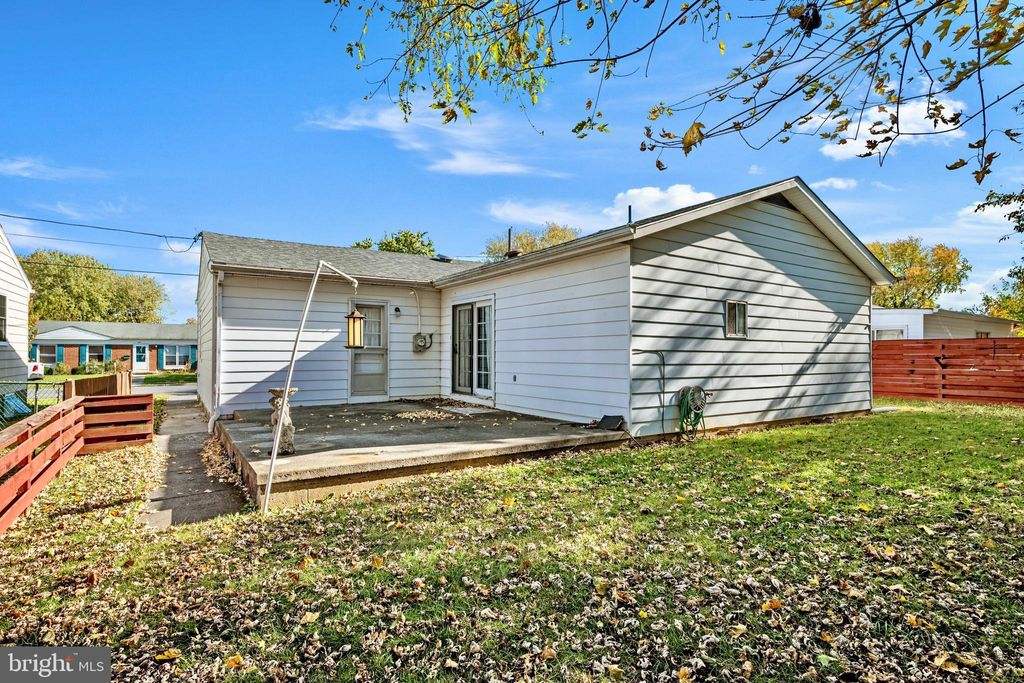 Photo of 621 Butler Avenue, WINCHESTER, VA 22601 (MLS # VAWI2009352)
