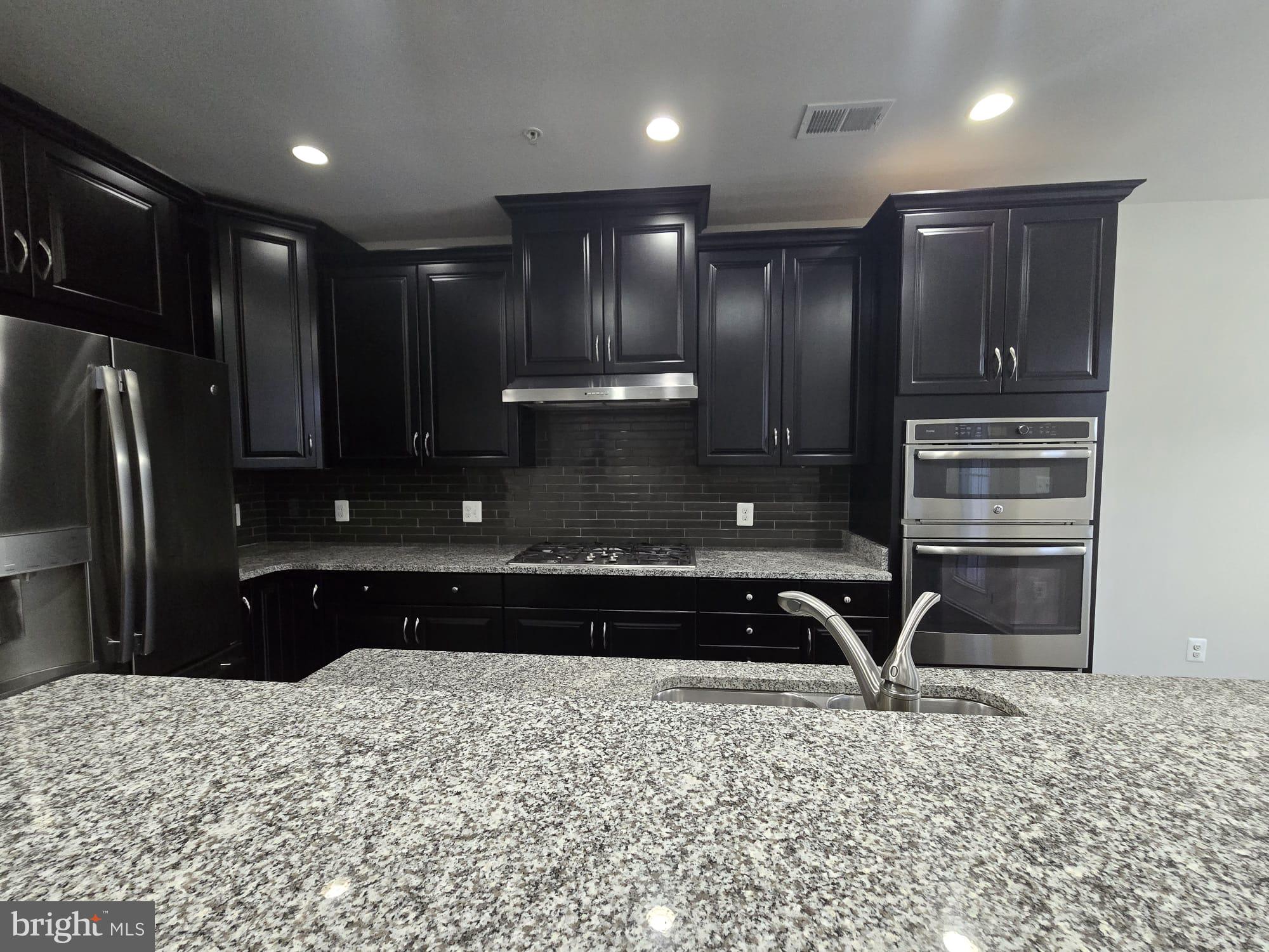 BUCKINGHAM AT LOUDOUN VALLEY - Residential Lease