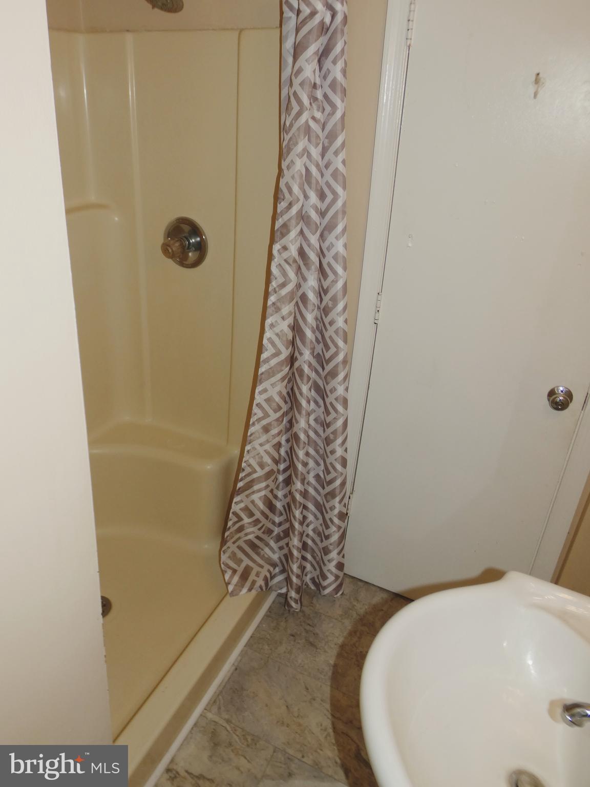 TOWN OF COLONIAL BEACH - Residential Lease