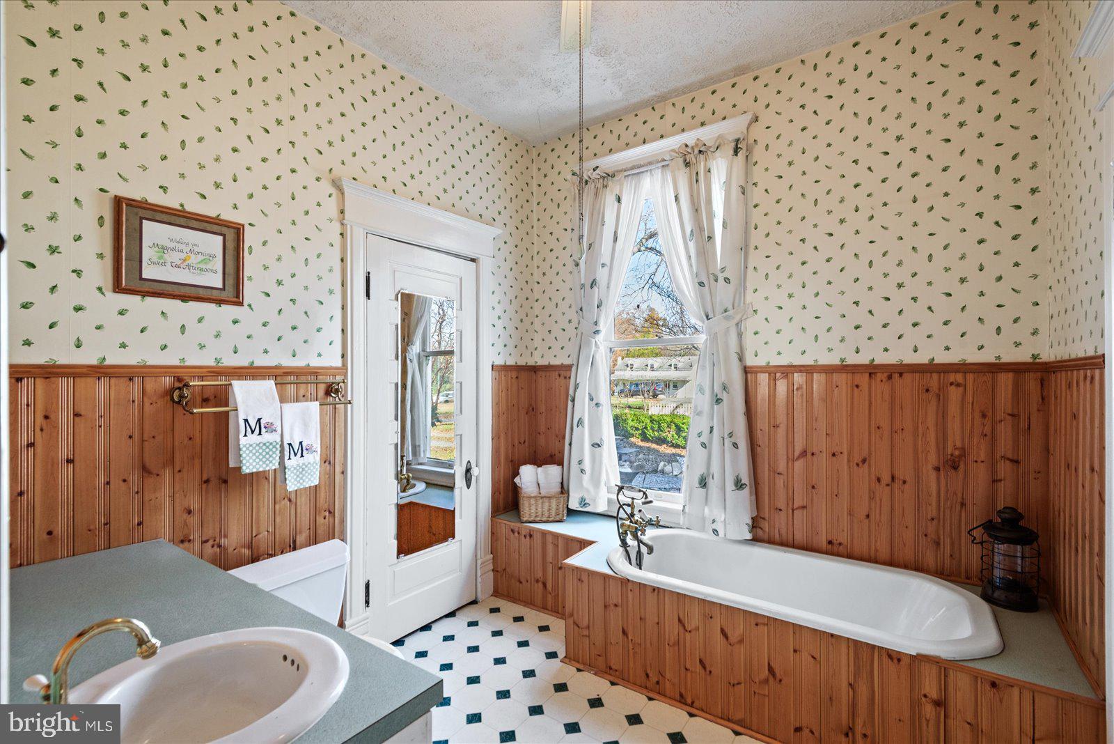 BOWLING GREEN - Residential