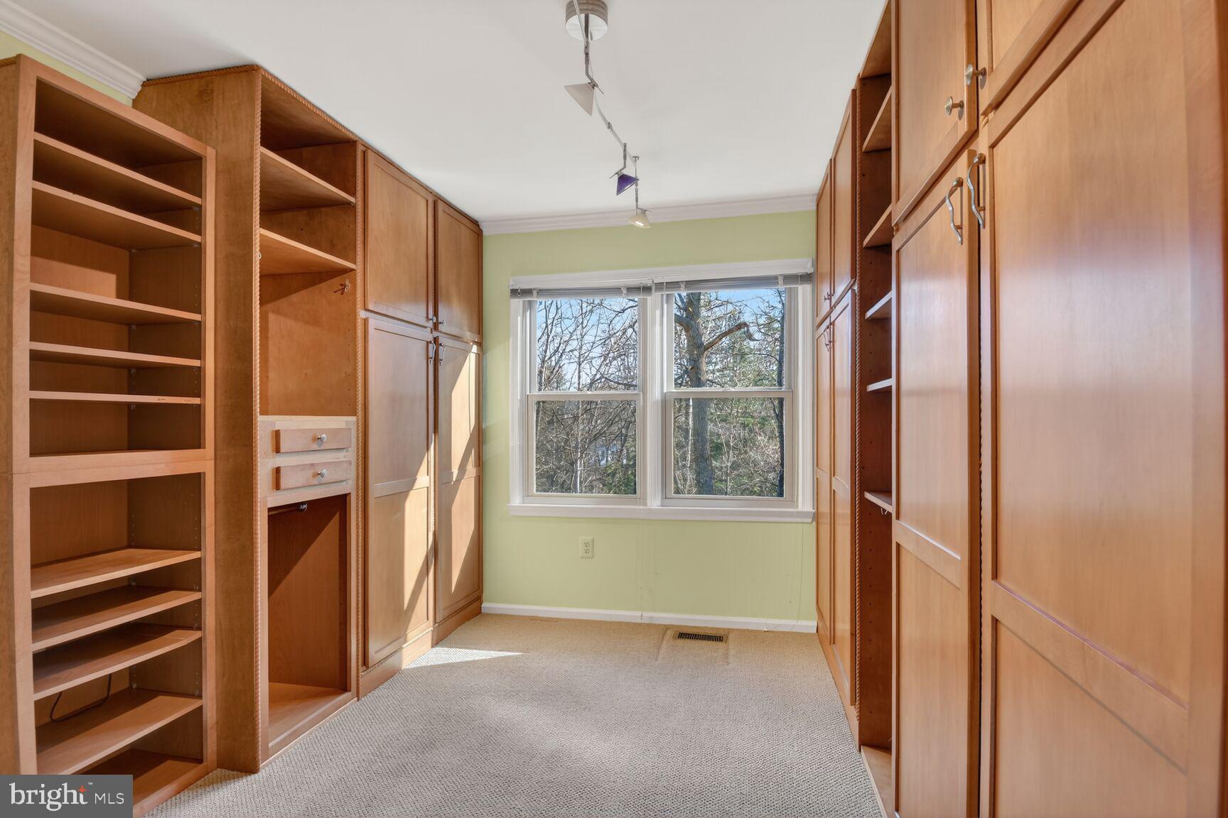 CHADSBERRY - Residential