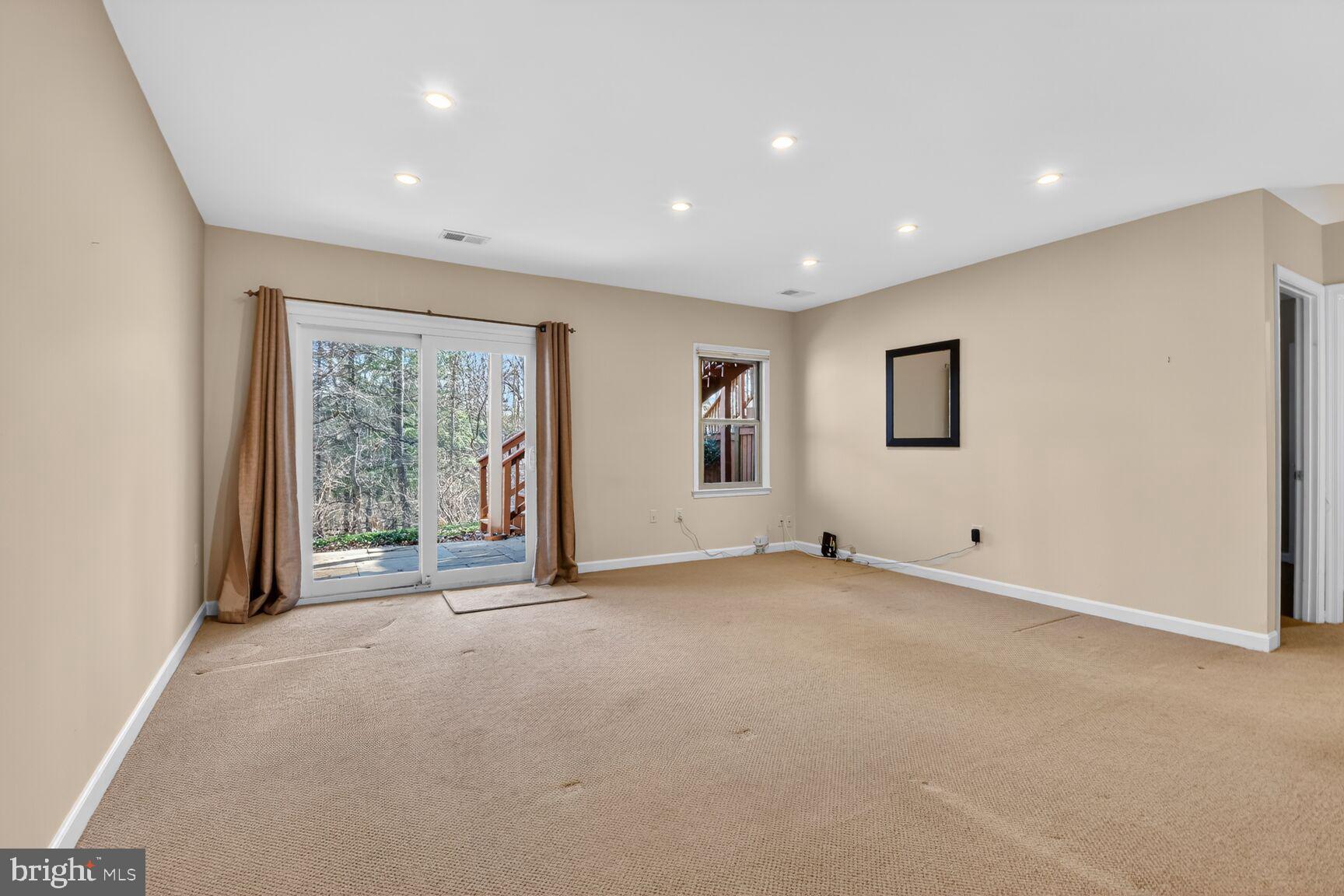 CHADSBERRY - Residential